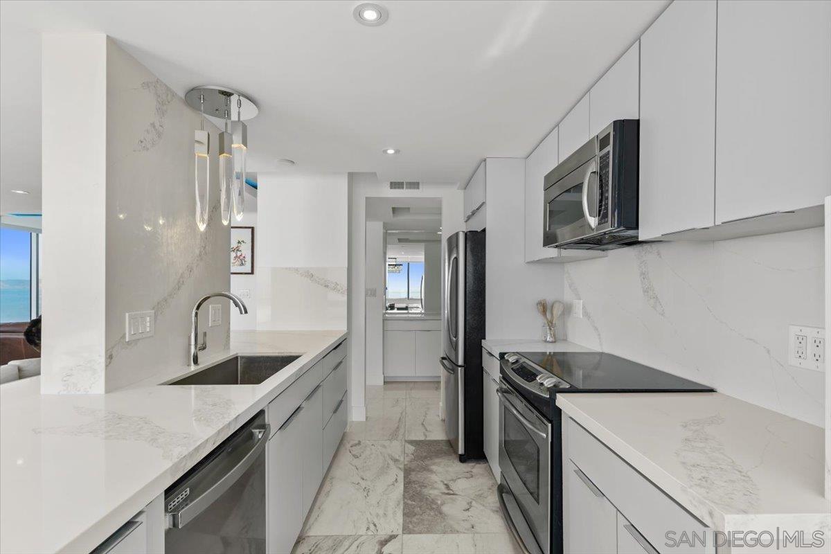 Detail Gallery Image 30 of 65 For 1830  Avenida Del Mundo  1210, Coronado,  CA 92118 - 2 Beds | 2 Baths