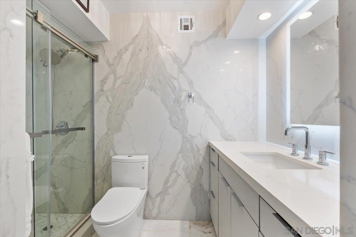 Detail Gallery Image 34 of 65 For 1830  Avenida Del Mundo  1210, Coronado,  CA 92118 - 2 Beds | 2 Baths