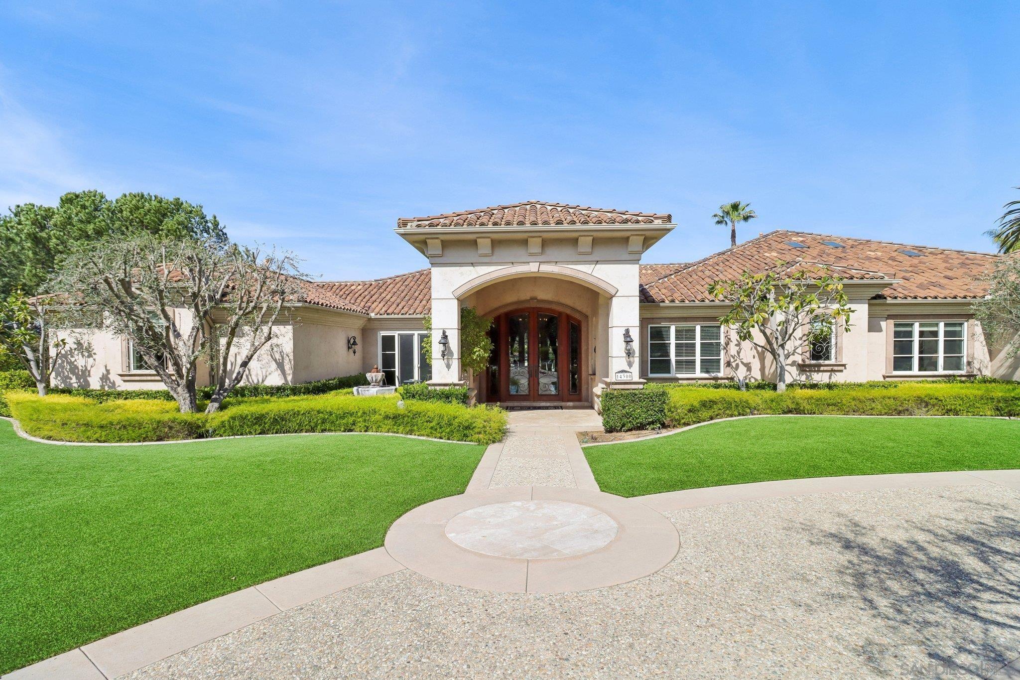Detail Gallery Image 1 of 1 For 14300  Cascade Crossing, Poway,  CA 92064 - 4 Beds | 3/1 Baths
