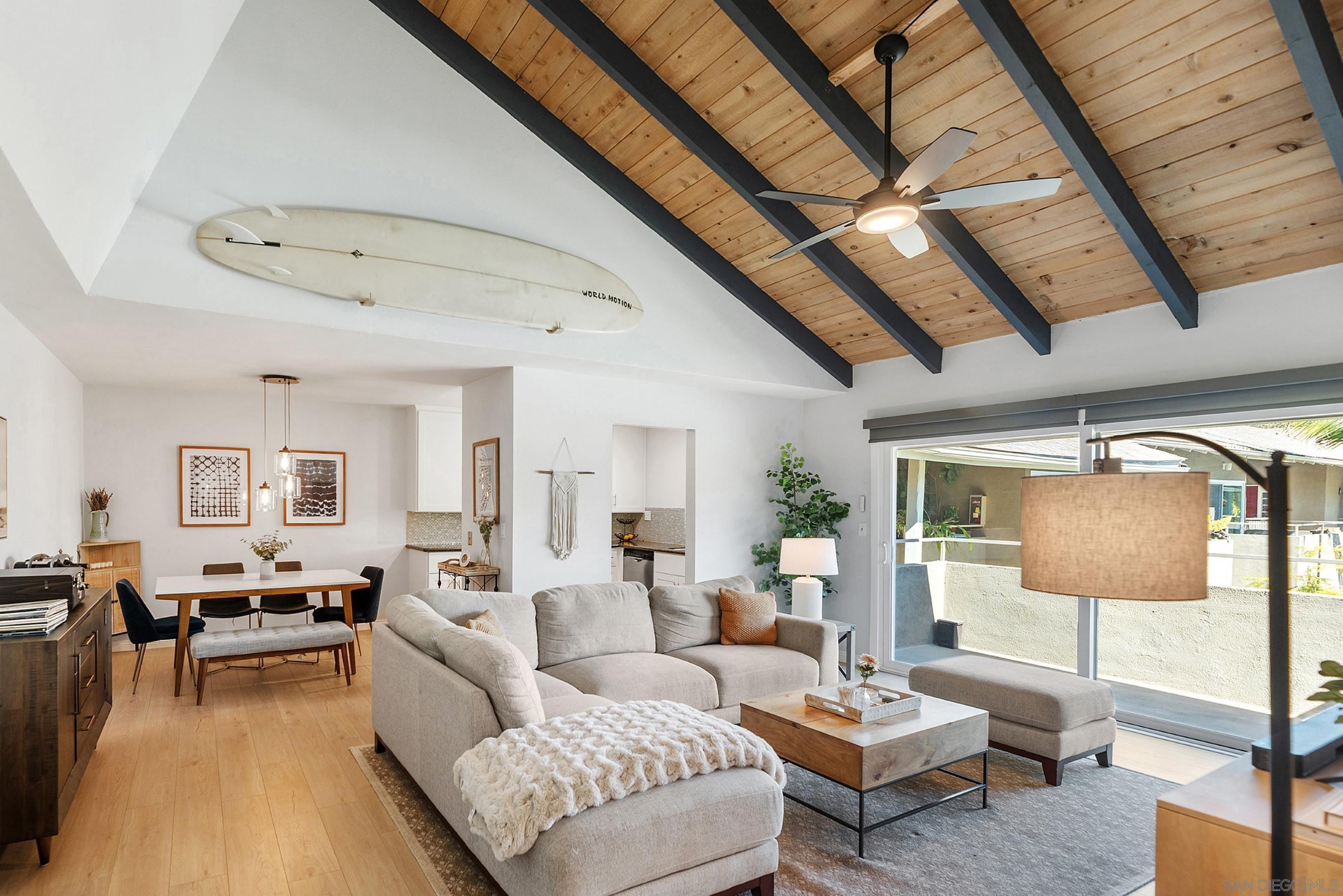 Detail Gallery Image 1 of 1 For 2517  Navarra Dr  2g,  Carlsbad,  CA 92009 - 1 Beds | 1/1 Baths