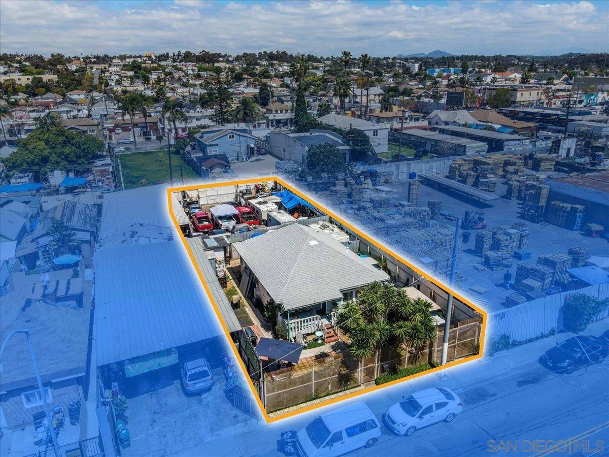 Detail Gallery Image 4 of 8 For 2946  Commercial Street, San Diego,  CA 92113 - 3 Beds | 1 Baths