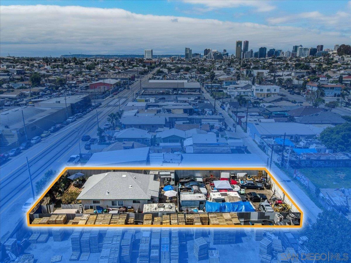 Detail Gallery Image 5 of 8 For 2946  Commercial Street, San Diego,  CA 92113 - 3 Beds | 1 Baths