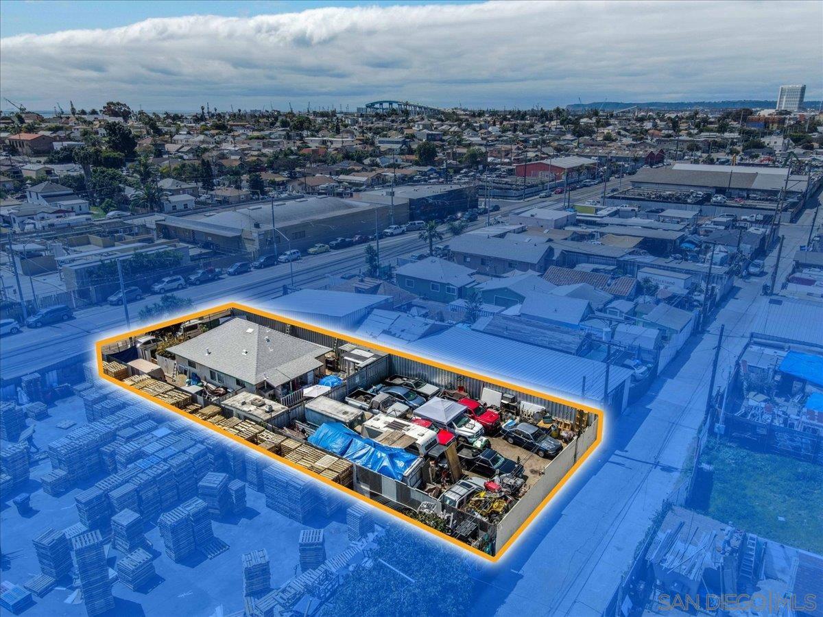 Detail Gallery Image 6 of 8 For 2946  Commercial Street, San Diego,  CA 92113 - 3 Beds | 1 Baths