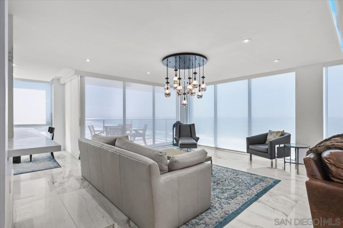 Detail Gallery Image 14 of 65 For 1830  Avenida Del Mundo  1210, Coronado,  CA 92118 - 2 Beds | 2 Baths