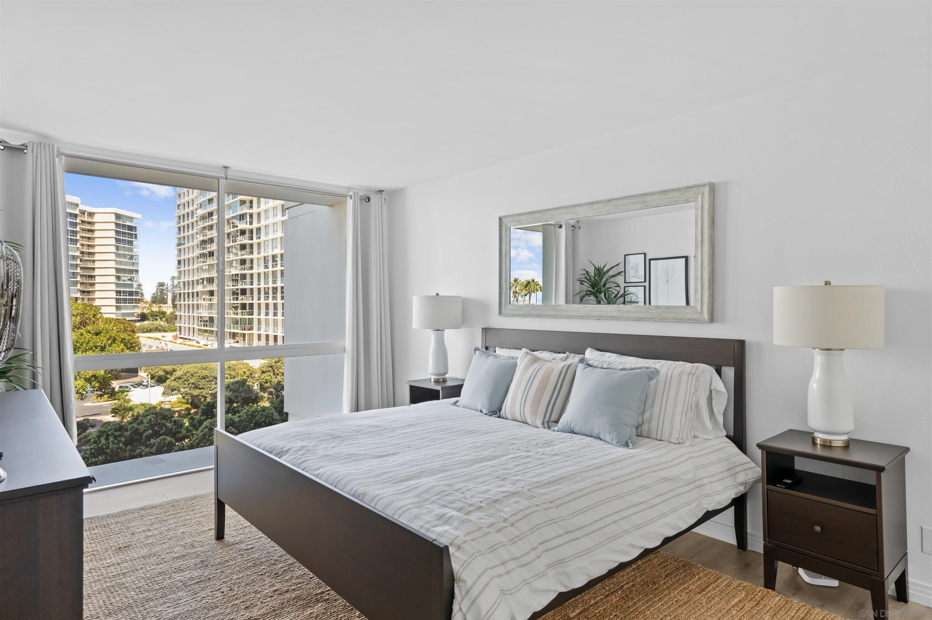 Detail Gallery Image 11 of 20 For 1810  Avenida Del Mundo  307, Coronado,  CA 92118 - 2 Beds | 2 Baths