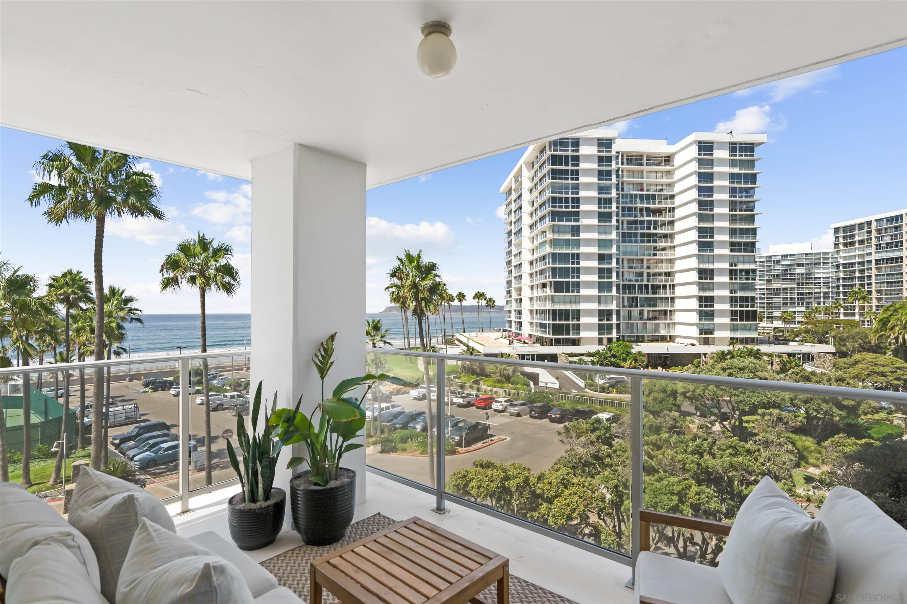 Detail Gallery Image 3 of 20 For 1810  Avenida Del Mundo  307, Coronado,  CA 92118 - 2 Beds | 2 Baths