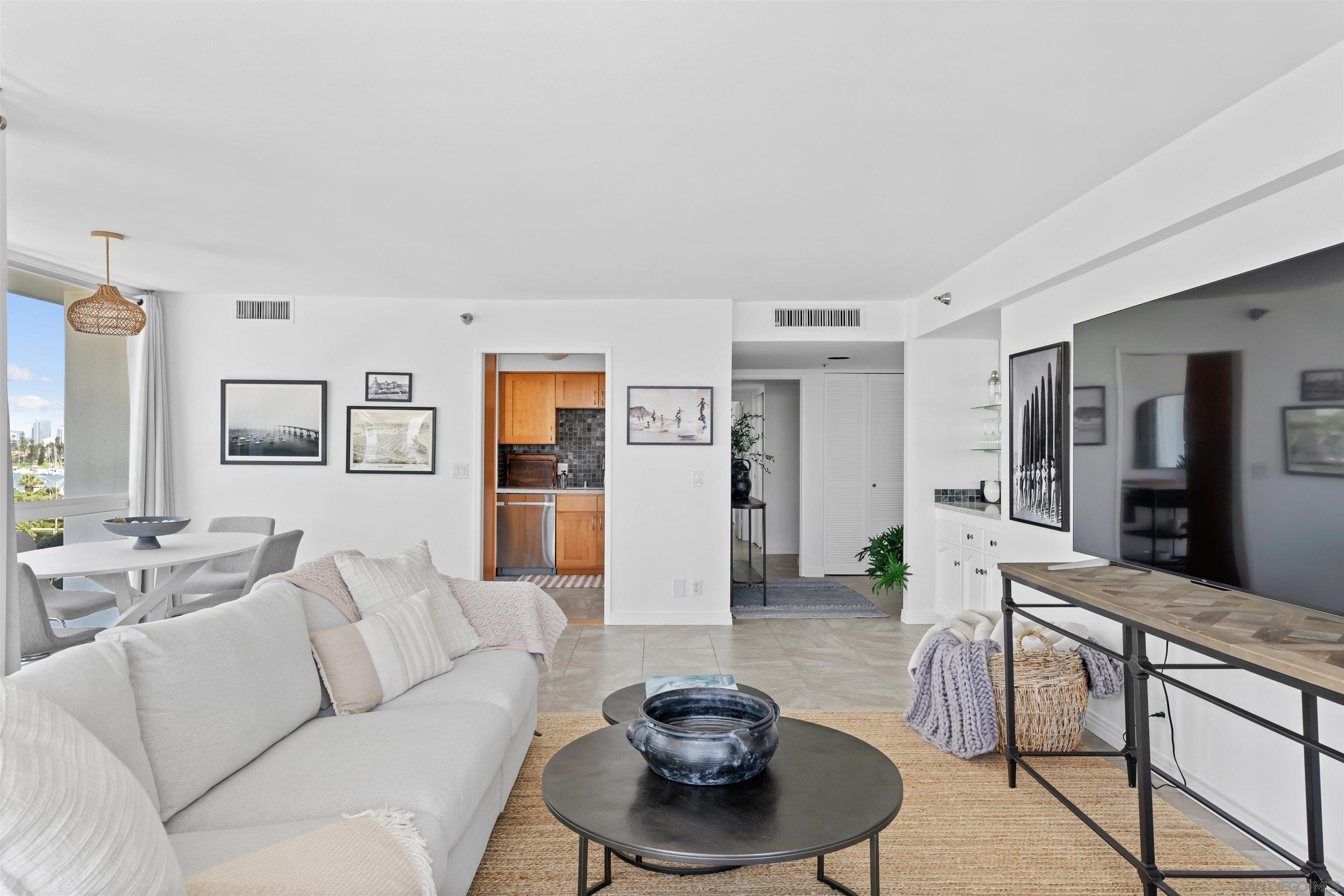 Detail Gallery Image 6 of 20 For 1810  Avenida Del Mundo  307, Coronado,  CA 92118 - 2 Beds | 2 Baths