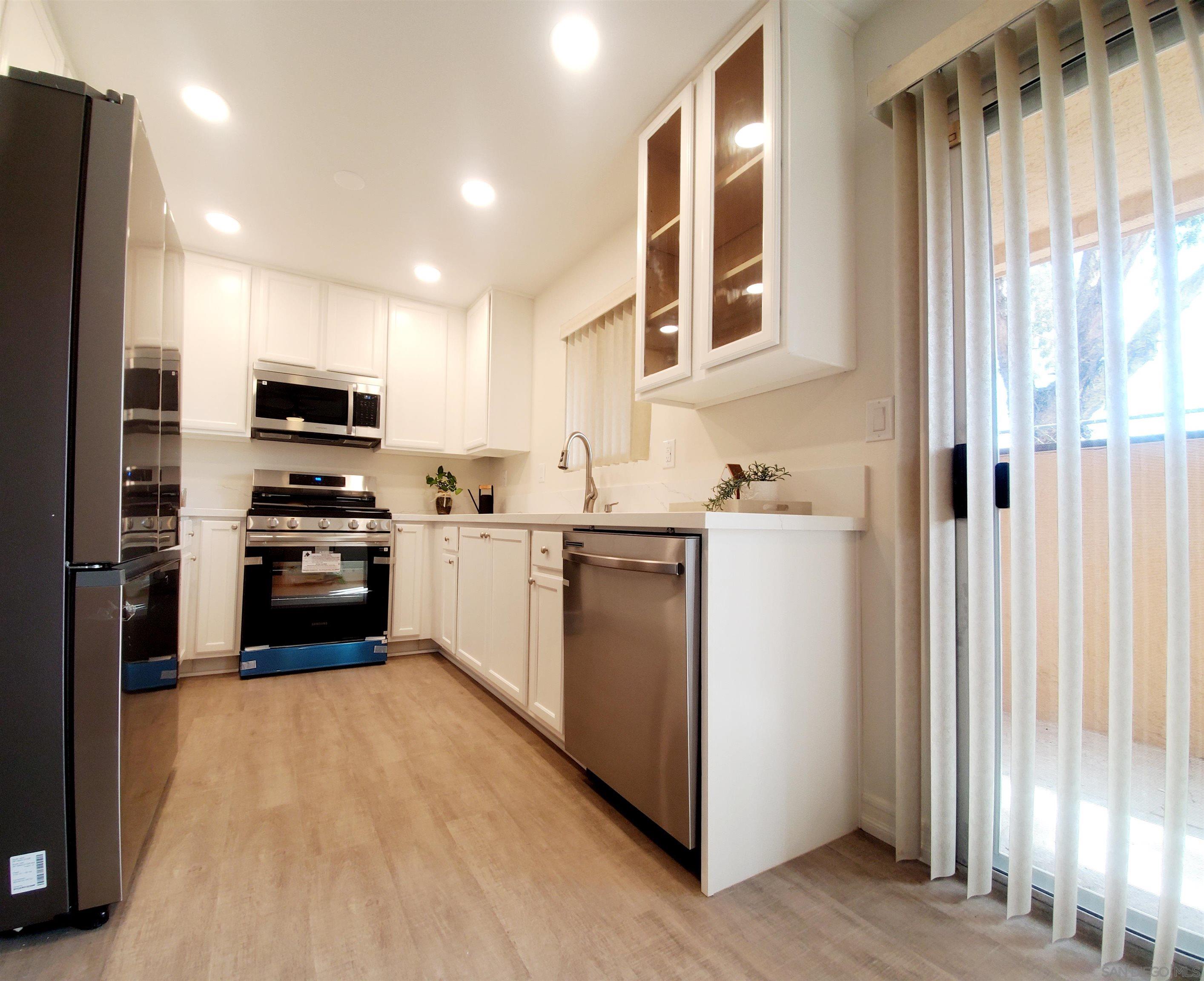 Detail Gallery Image 1 of 1 For 506  Calle Montecito  #33,  Oceanside,  CA 92057 - 2 Beds | 2 Baths