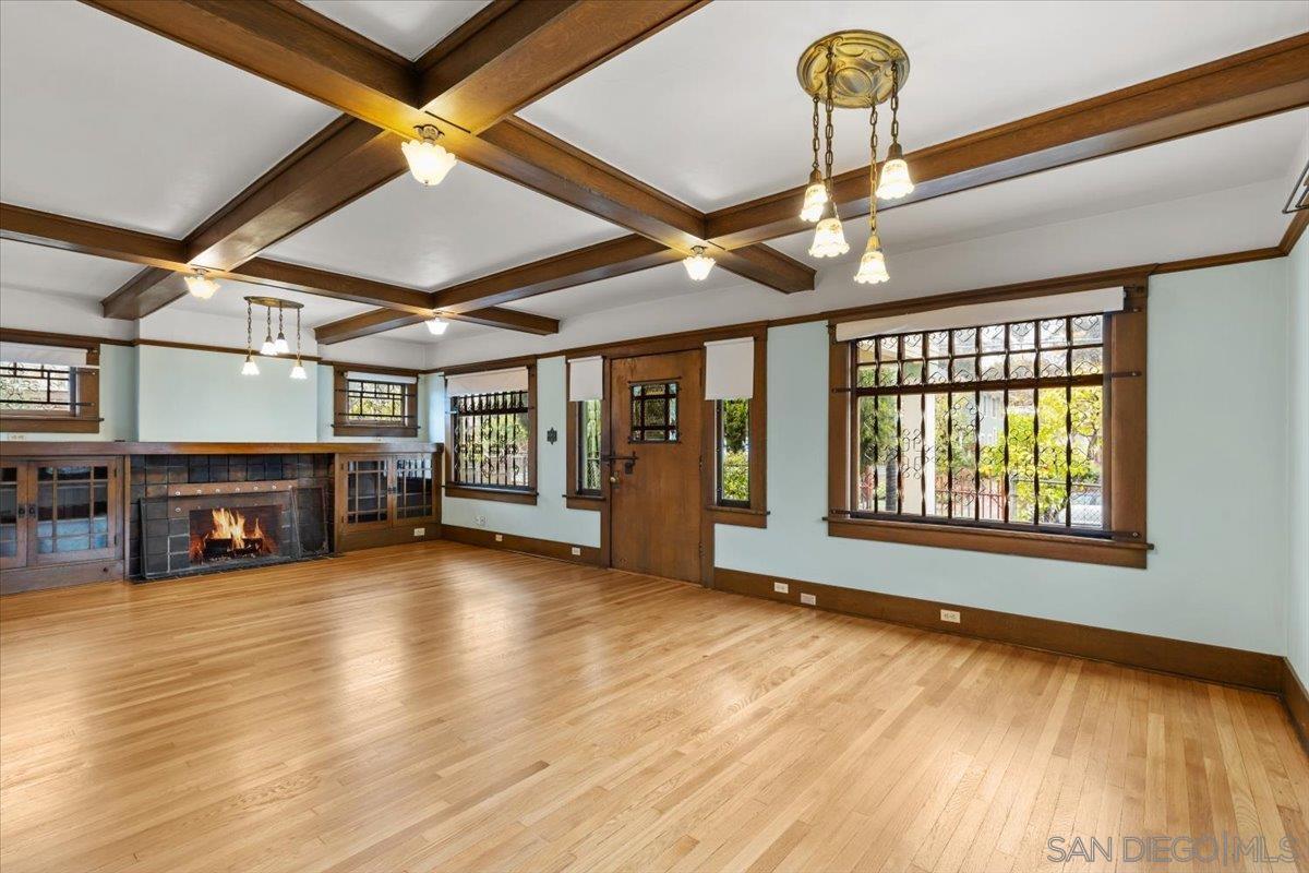 Detail Gallery Image 1 of 1 For 1621  Granada Ave, San Diego,  CA 92102 - 4 Beds | 1/1 Baths