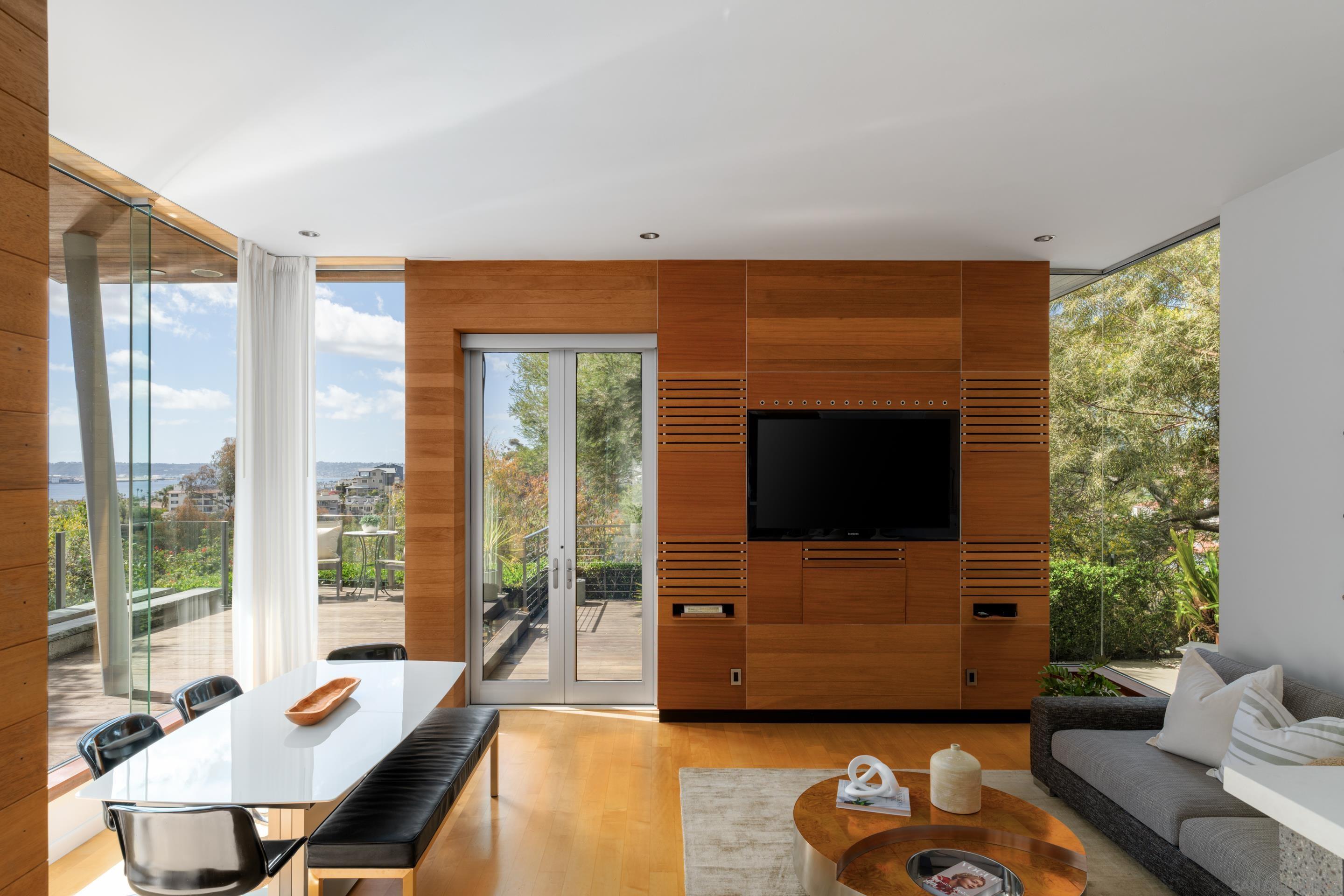 Detail Gallery Image 12 of 31 For 2730  Brant St, San Diego,  CA 92103 - 4 Beds | 3/1 Baths