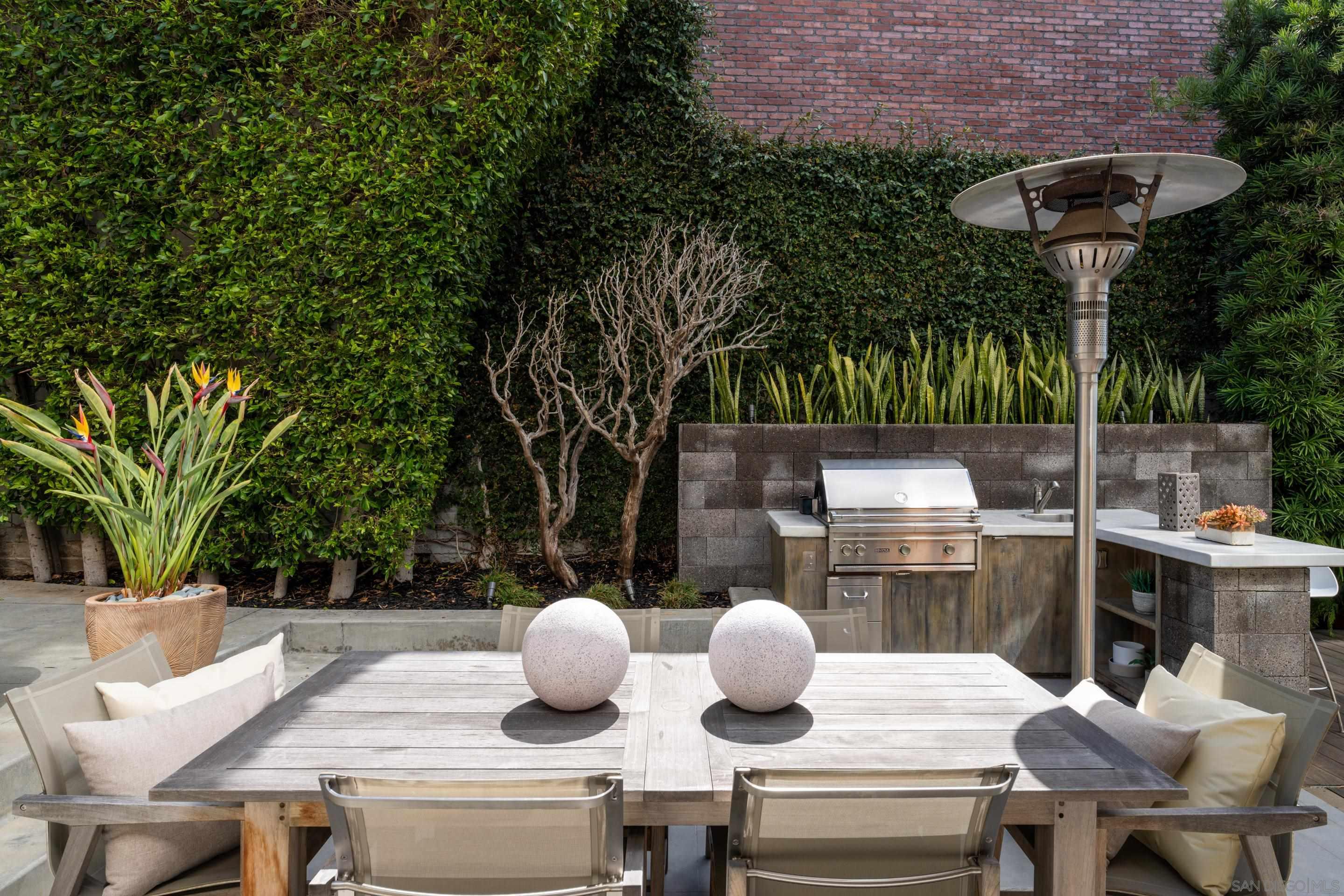 Detail Gallery Image 14 of 31 For 2730  Brant St, San Diego,  CA 92103 - 4 Beds | 3/1 Baths