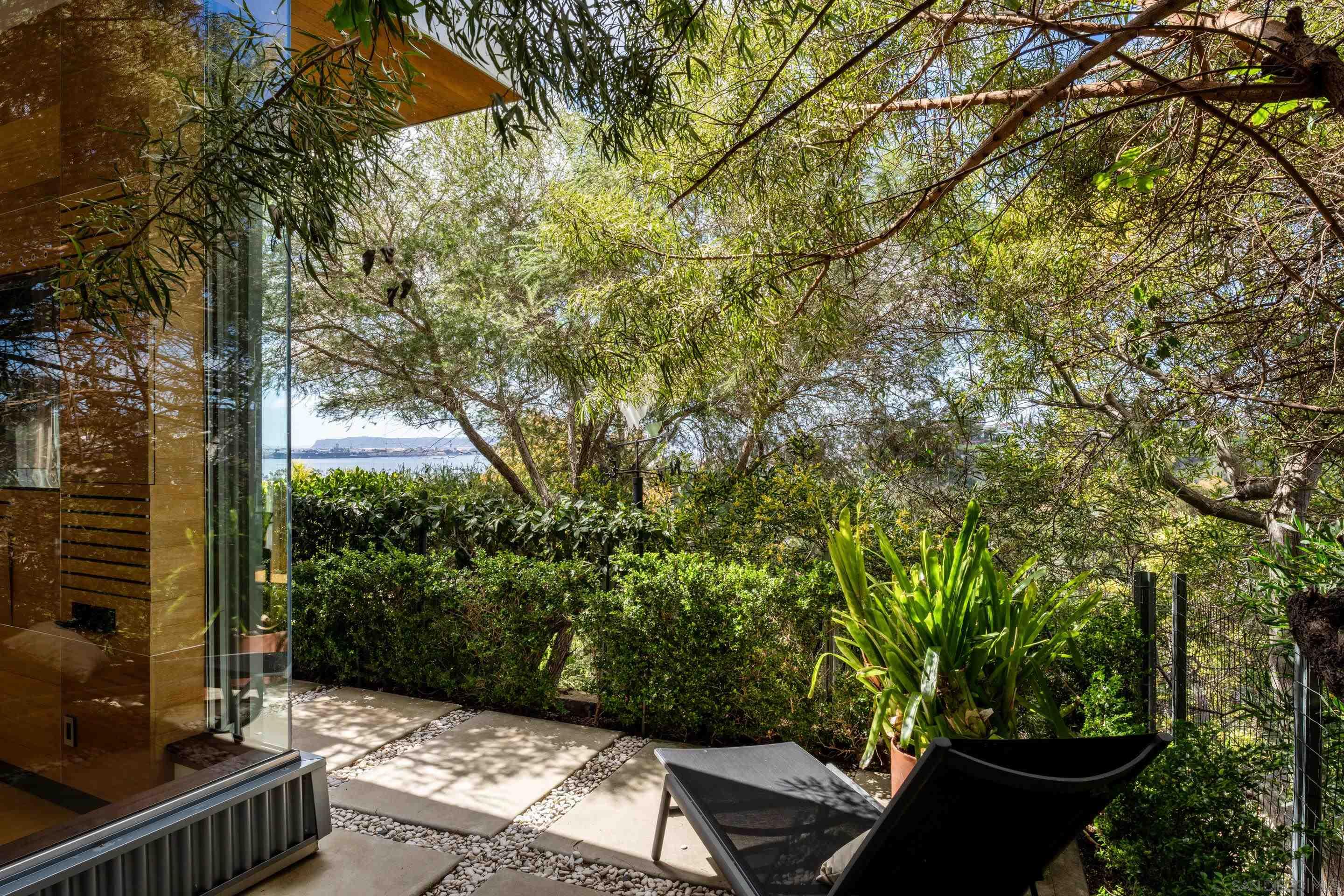 Detail Gallery Image 17 of 31 For 2730  Brant St, San Diego,  CA 92103 - 4 Beds | 3/1 Baths