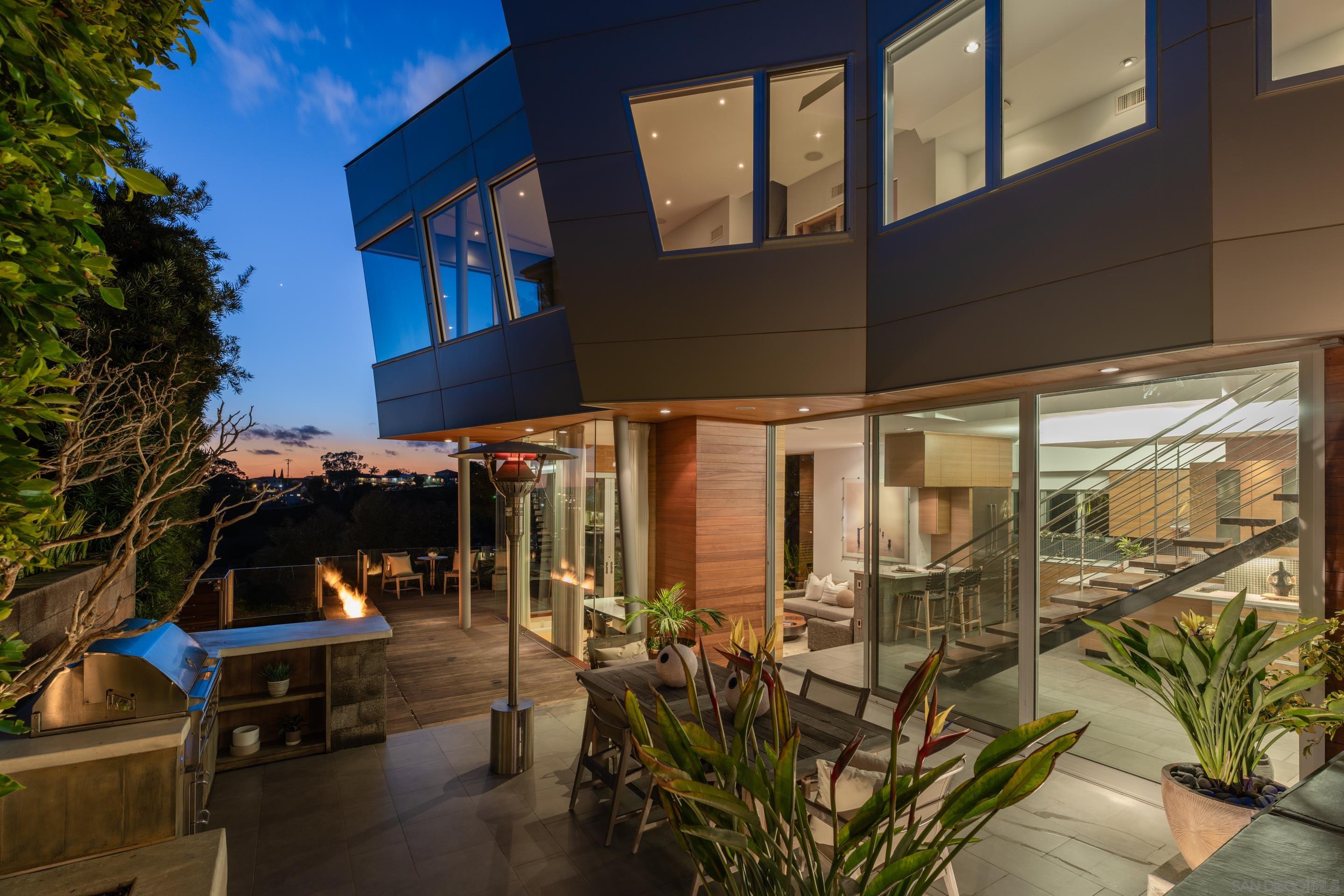 Detail Gallery Image 27 of 31 For 2730  Brant St, San Diego,  CA 92103 - 4 Beds | 3/1 Baths