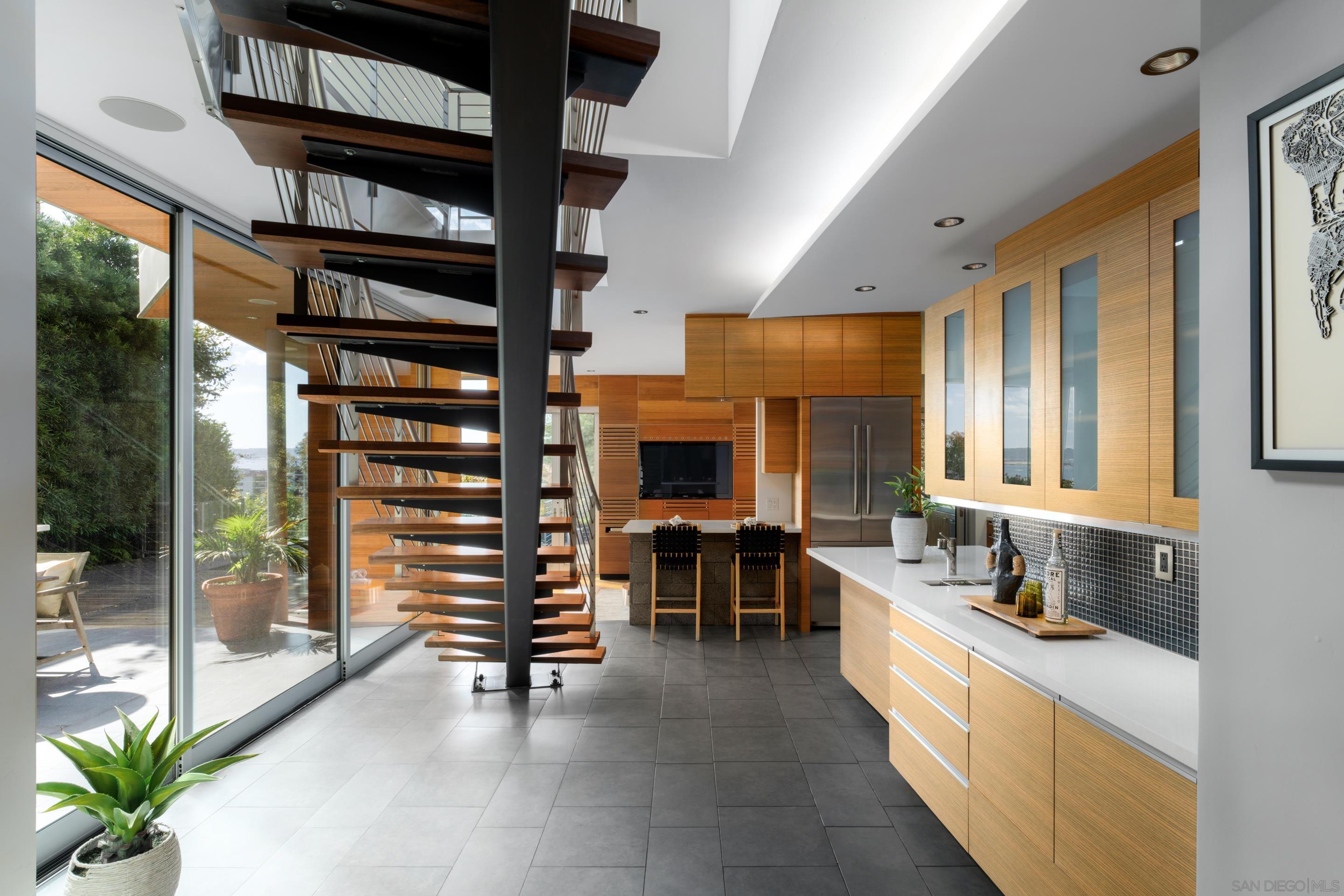 Detail Gallery Image 9 of 31 For 2730  Brant St, San Diego,  CA 92103 - 4 Beds | 3/1 Baths