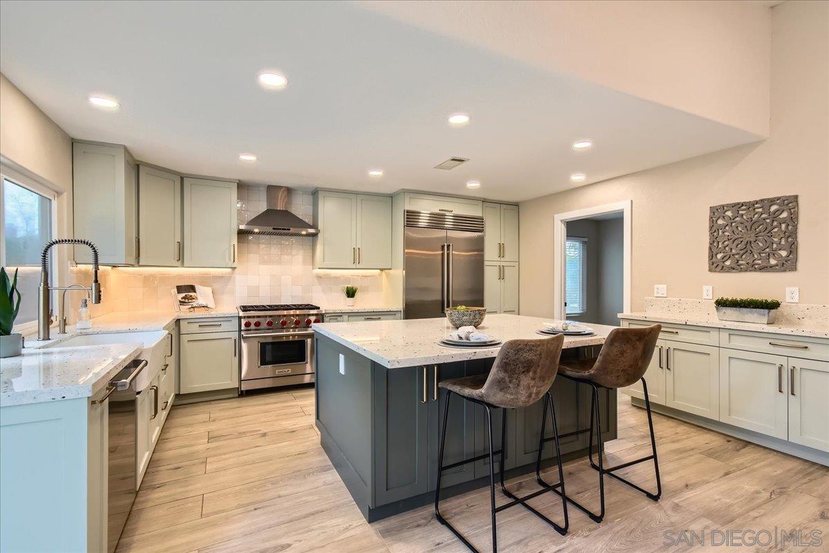 Detail Gallery Image 1 of 1 For 4792  Calle De Vida, San Diego,  CA 92124 - 4 Beds | 2 Baths