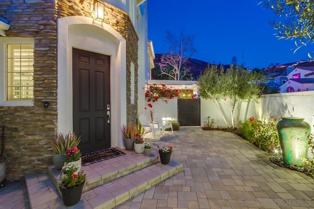 Detail Gallery Image 1 of 1 For 1570  Glencrest, San Marcos,  CA 92078 - 5 Beds | 4/1 Baths