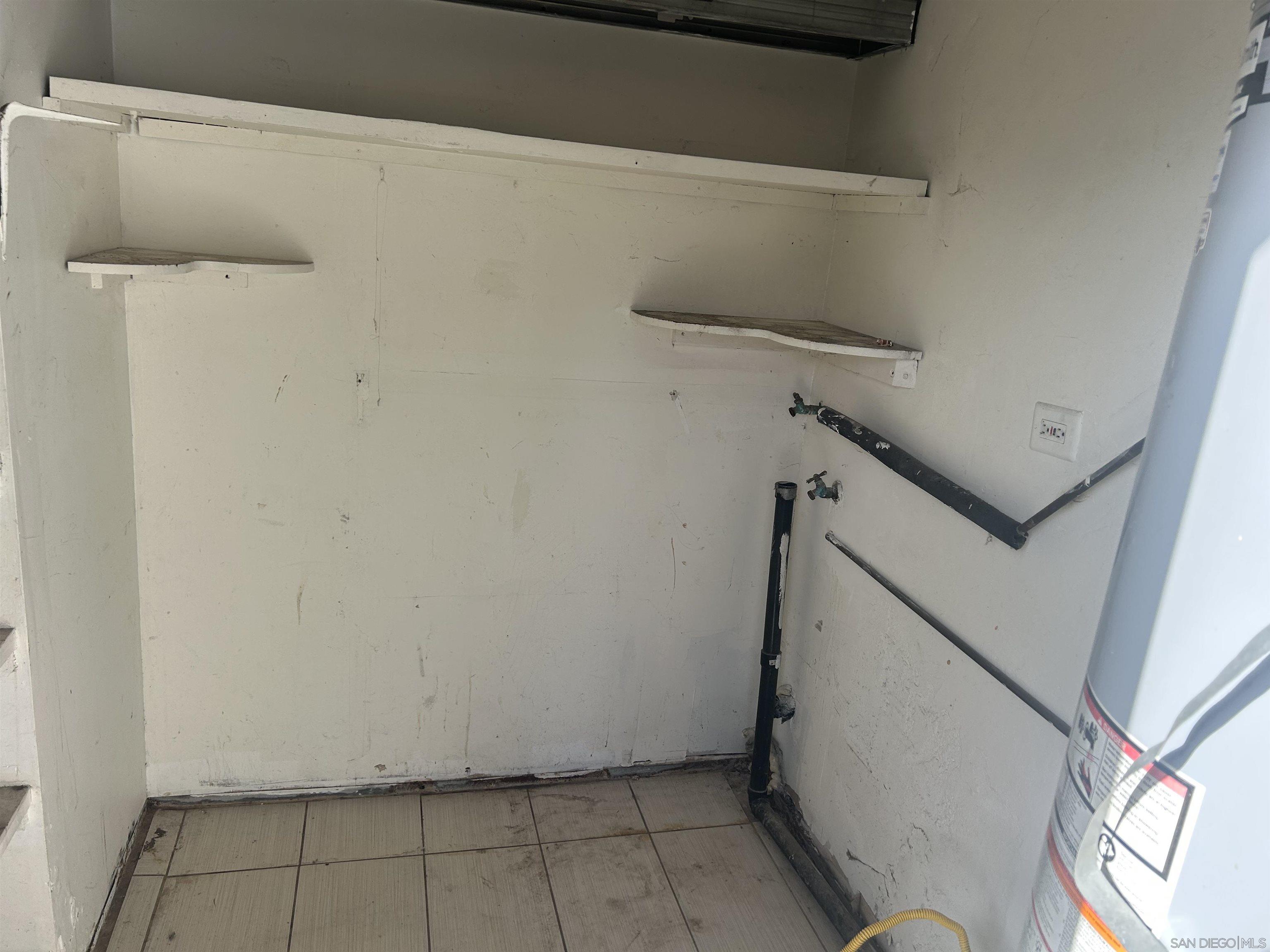 Detail Gallery Image 1 of 1 For 379  Evergreen Ave, Imperial Beach,  CA 91932 - 3 Beds | 1 Baths