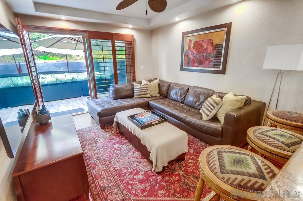 Detail Gallery Image 11 of 45 For 6826  Camino Berdecio, San Diego,  CA 92111 - 3 Beds | 3 Baths