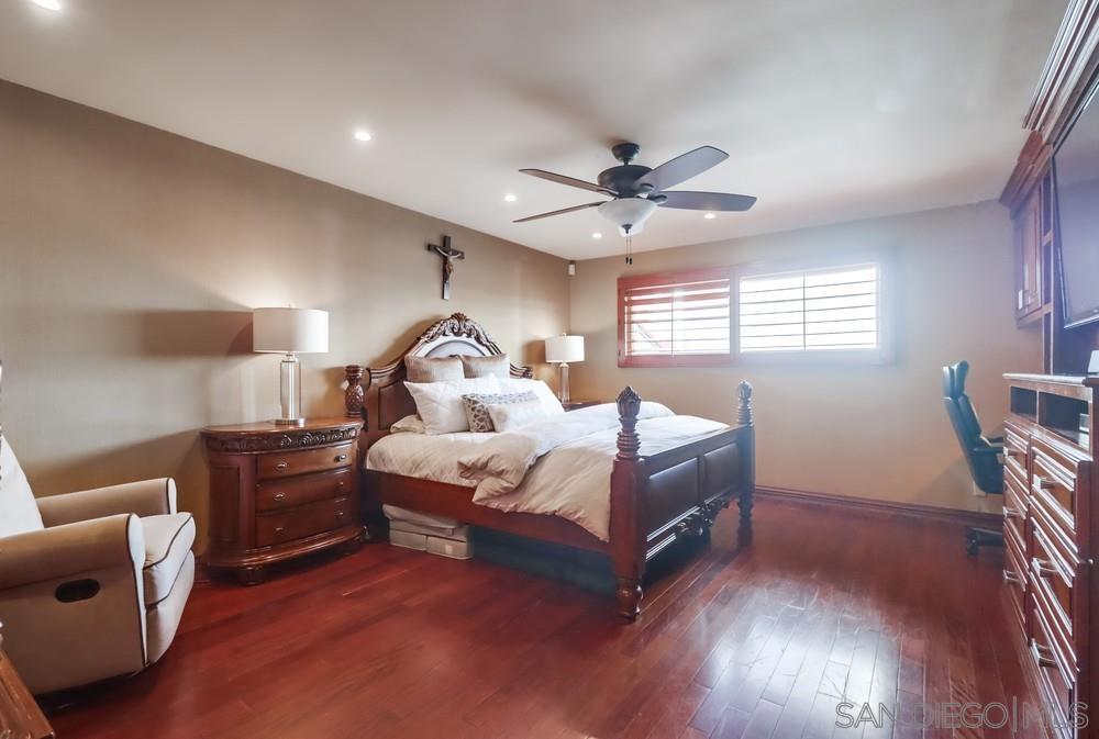 Detail Gallery Image 27 of 45 For 6826  Camino Berdecio, San Diego,  CA 92111 - 3 Beds | 3 Baths