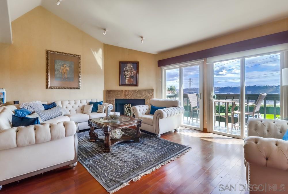 Detail Gallery Image 5 of 45 For 6826  Camino Berdecio, San Diego,  CA 92111 - 3 Beds | 3 Baths