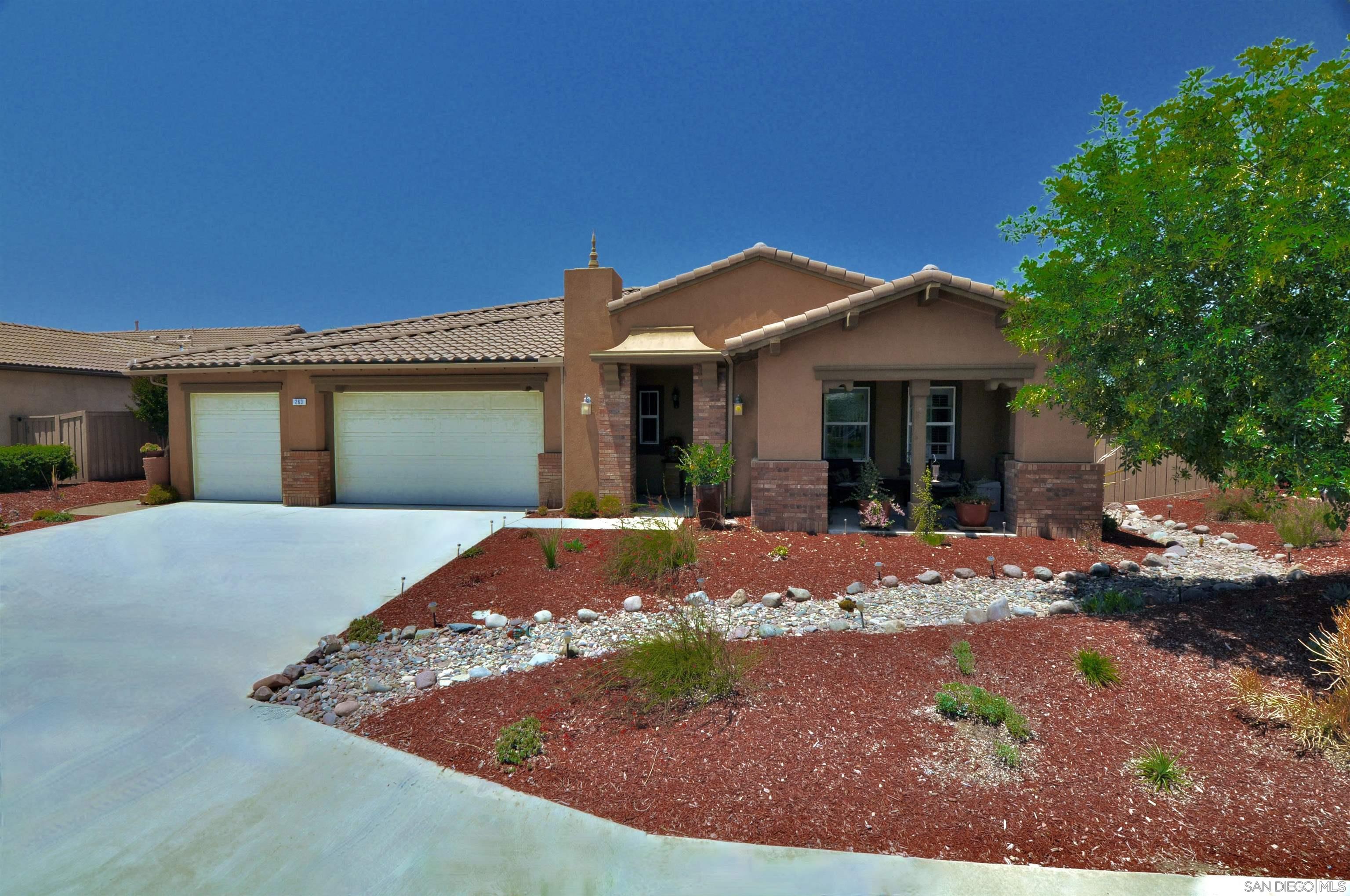 Detail Gallery Image 1 of 1 For 263  Tom Mcguinness Jr Cir, Fallbrook,  CA 92028 - 4 Beds | 3/1 Baths