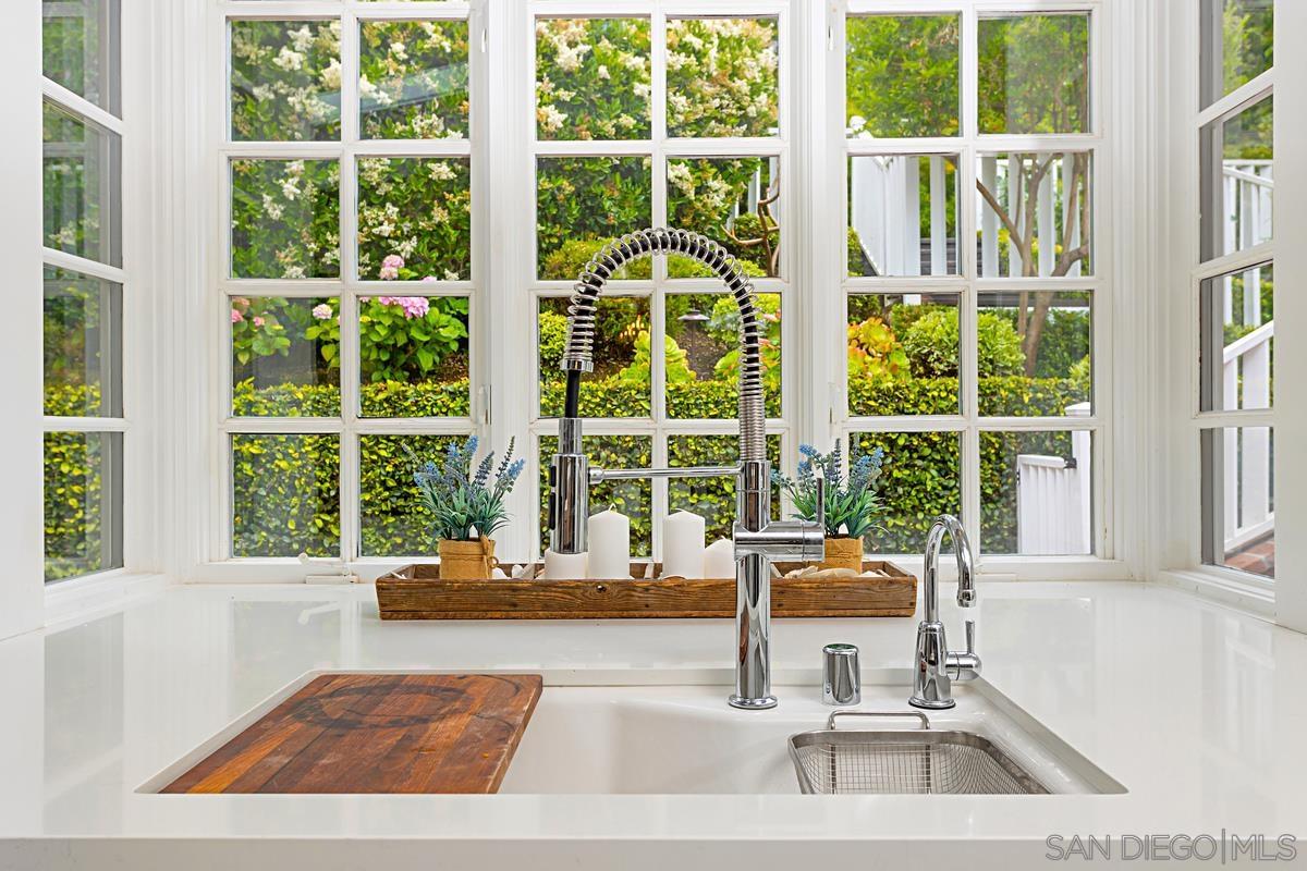 Detail Gallery Image 12 of 38 For Zuni Drive, Del Mar,  CA 92014 - 4 Beds | 3 Baths