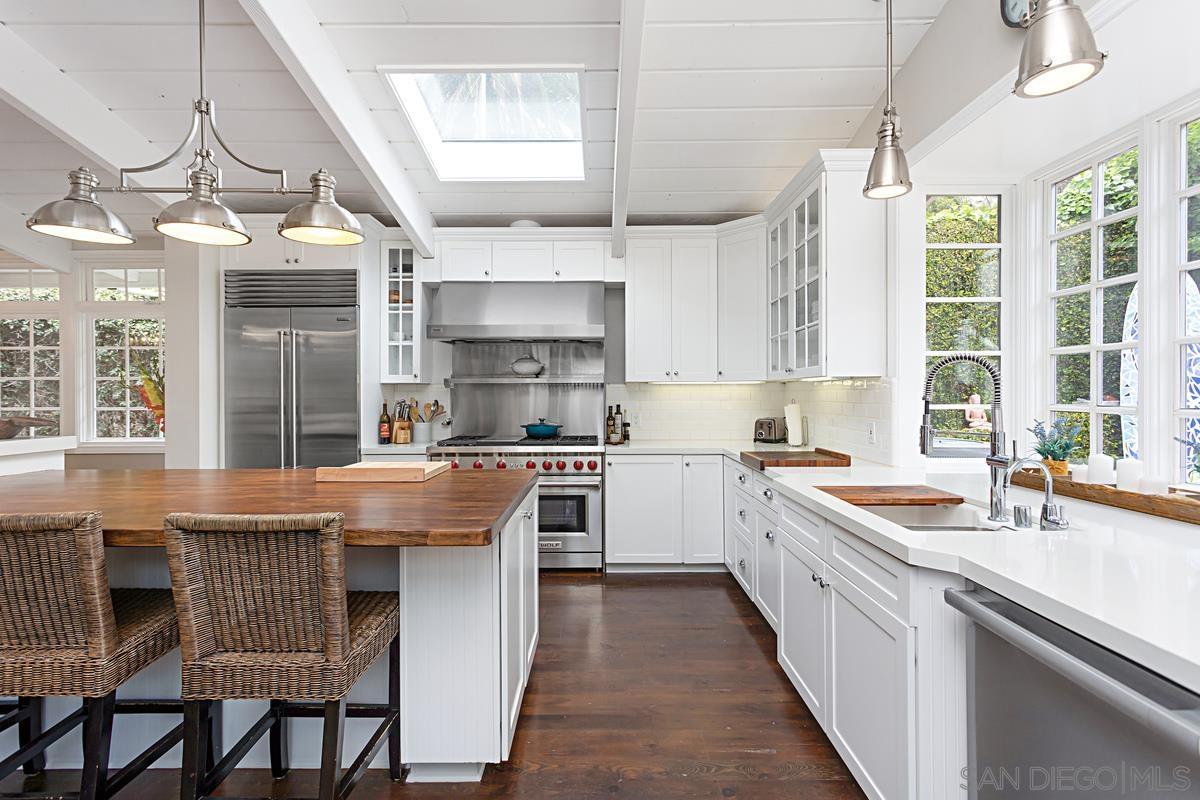 Detail Gallery Image 10 of 38 For Zuni Drive, Del Mar,  CA 92014 - 4 Beds | 3 Baths