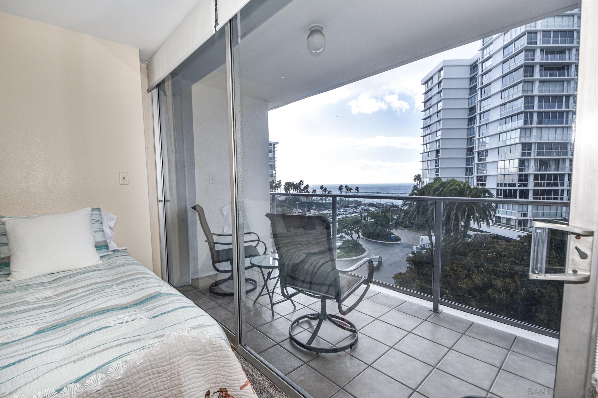 Detail Gallery Image 11 of 30 For 1770  Avenida Del Mundo  410, Coronado,  CA 92118 - 2 Beds | 2 Baths