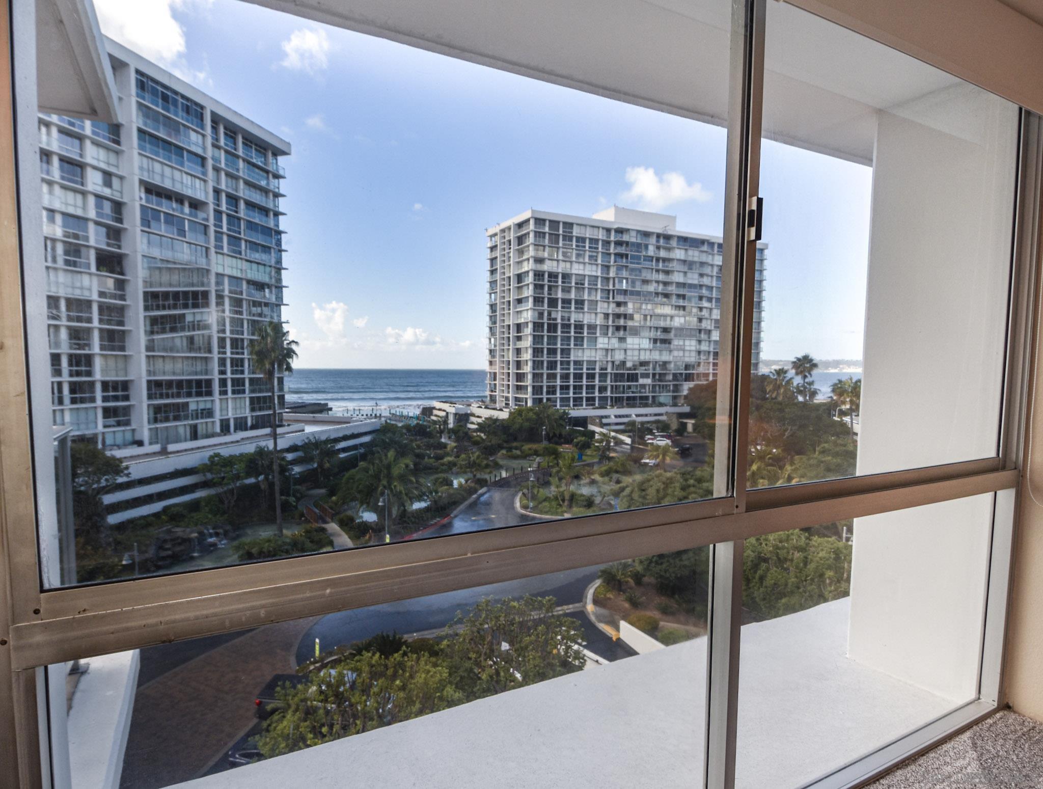 Detail Gallery Image 23 of 30 For 1770  Avenida Del Mundo  410, Coronado,  CA 92118 - 2 Beds | 2 Baths