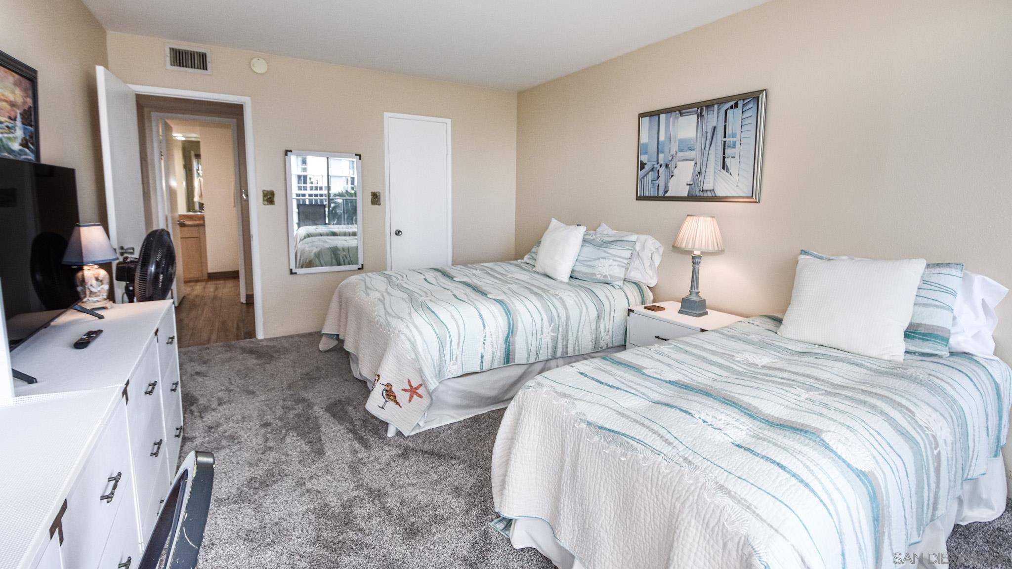 Detail Gallery Image 8 of 30 For 1770  Avenida Del Mundo  410, Coronado,  CA 92118 - 2 Beds | 2 Baths