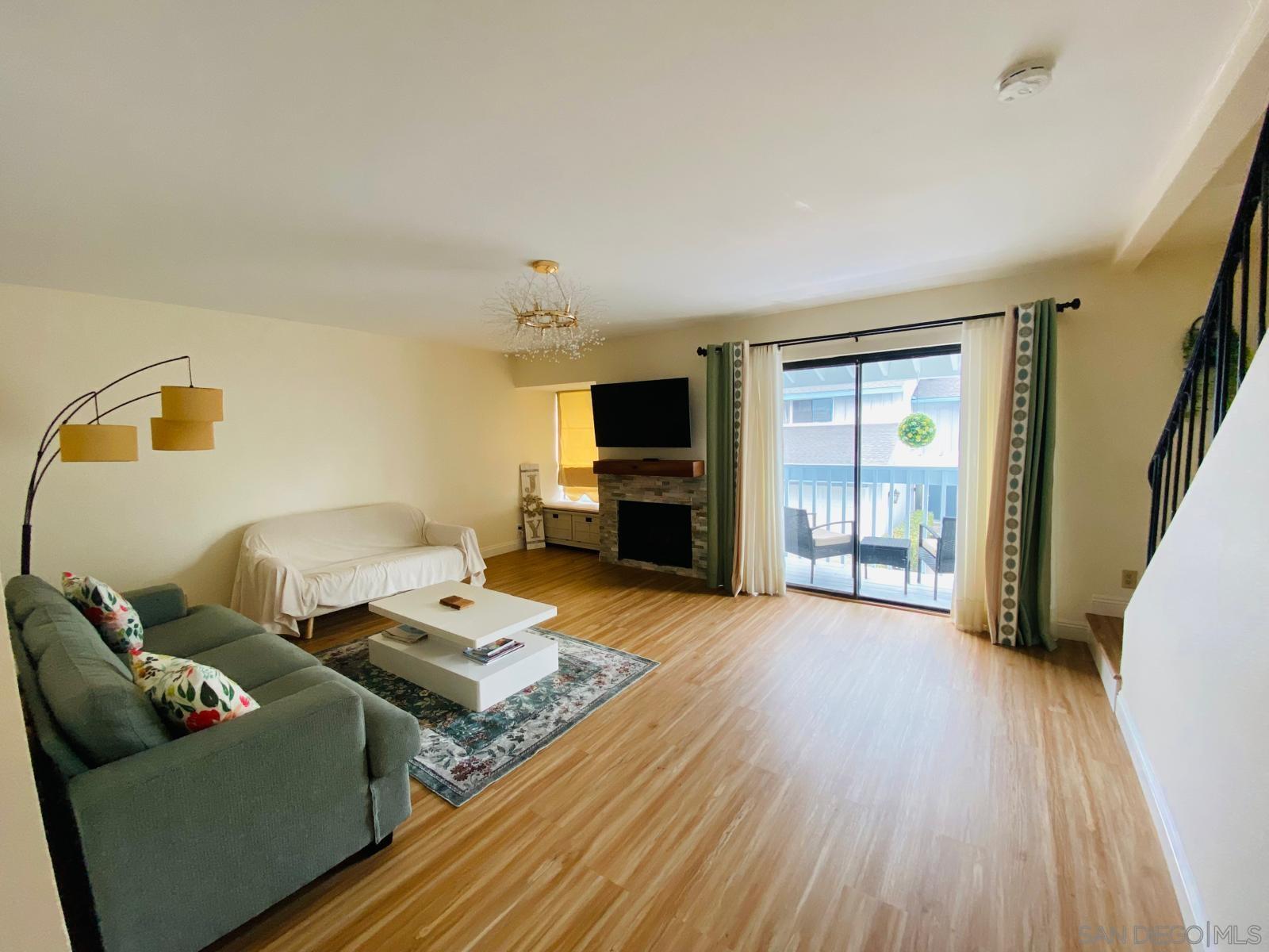 Detail Gallery Image 13 of 32 For 8271  Caminito Modena, La Jolla,  CA 92037 - 3 Beds | 2/1 Baths