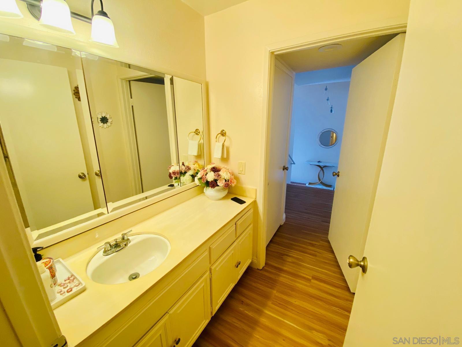 Detail Gallery Image 16 of 32 For 8271  Caminito Modena, La Jolla,  CA 92037 - 3 Beds | 2/1 Baths