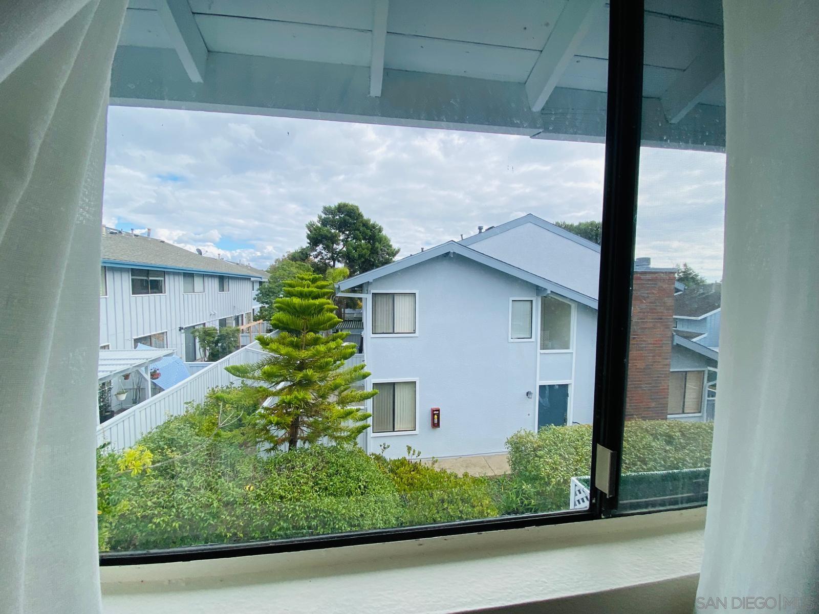 Detail Gallery Image 26 of 32 For 8271  Caminito Modena, La Jolla,  CA 92037 - 3 Beds | 2/1 Baths