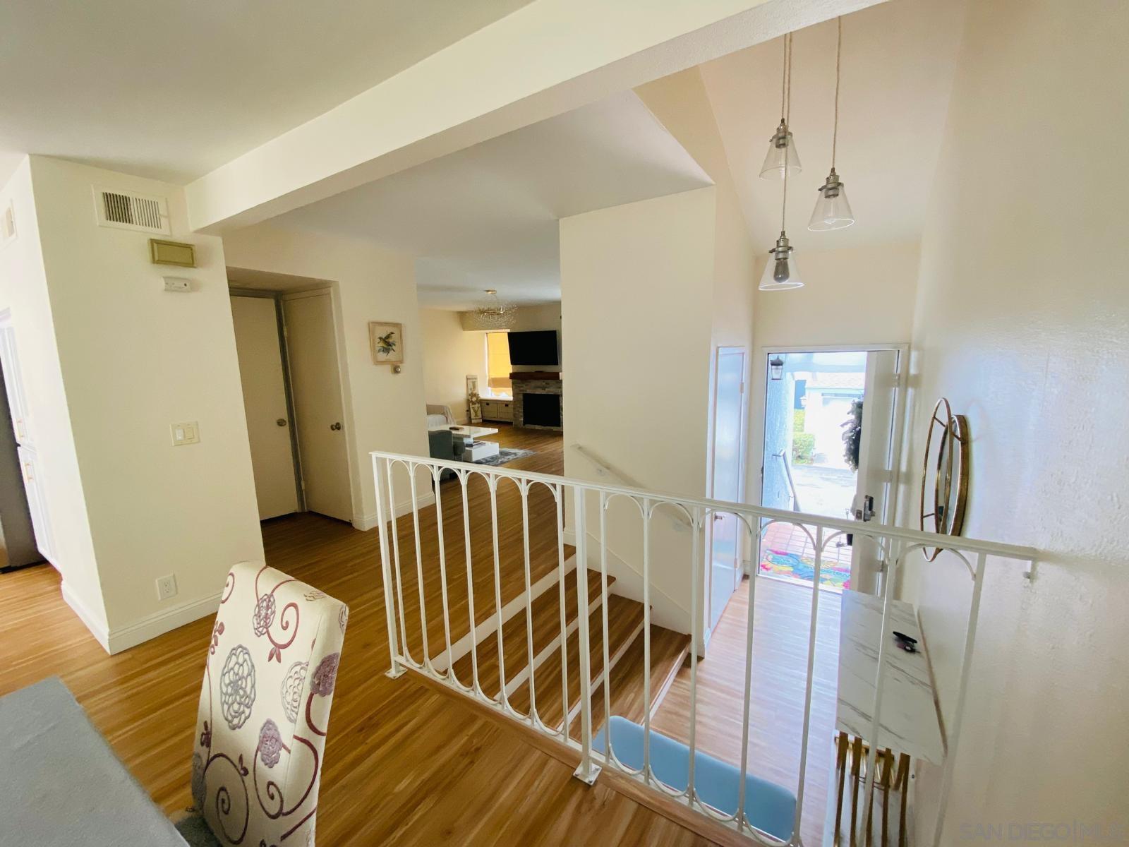 Detail Gallery Image 9 of 32 For 8271  Caminito Modena, La Jolla,  CA 92037 - 3 Beds | 2/1 Baths