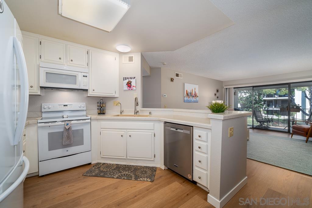 Detail Gallery Image 16 of 64 For 17617  Pomerado Rd  215, San Diego,  CA 92128 - 2 Beds | 2 Baths