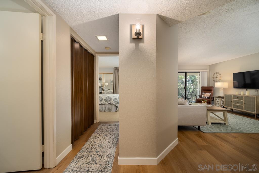 Detail Gallery Image 6 of 64 For 17617  Pomerado Rd  215, San Diego,  CA 92128 - 2 Beds | 2 Baths