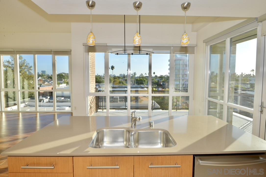 Detail Gallery Image 1 of 1 For 845  Fort Stockton  401, San Diego,  CA 92103 - 2 Beds | 2/1 Baths