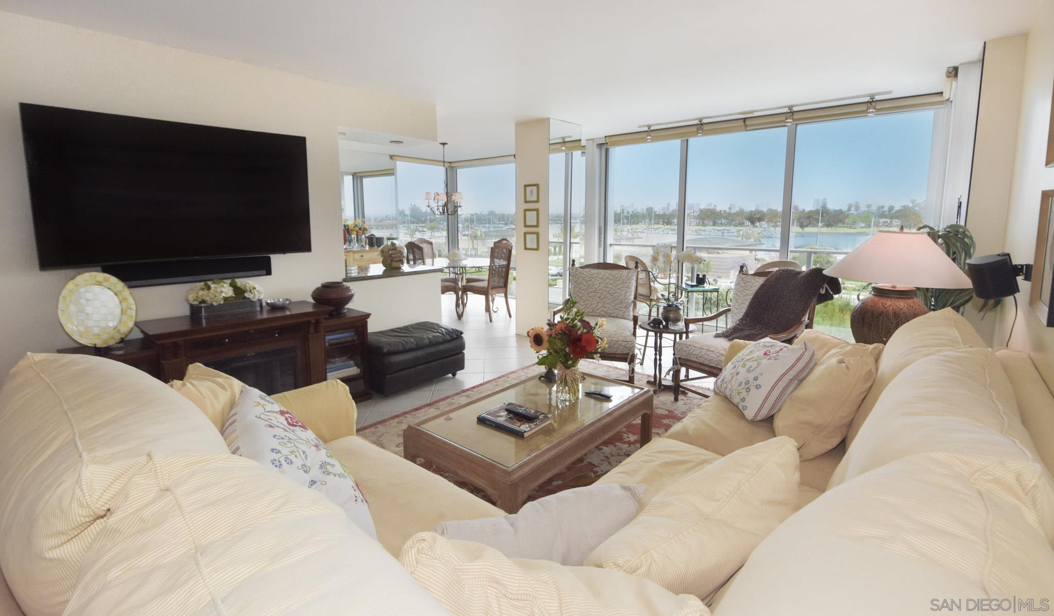 Detail Gallery Image 1 of 22 For 1770  Avenida Del Mundo  206, Coronado,  CA 92118 - 2 Beds | 2 Baths