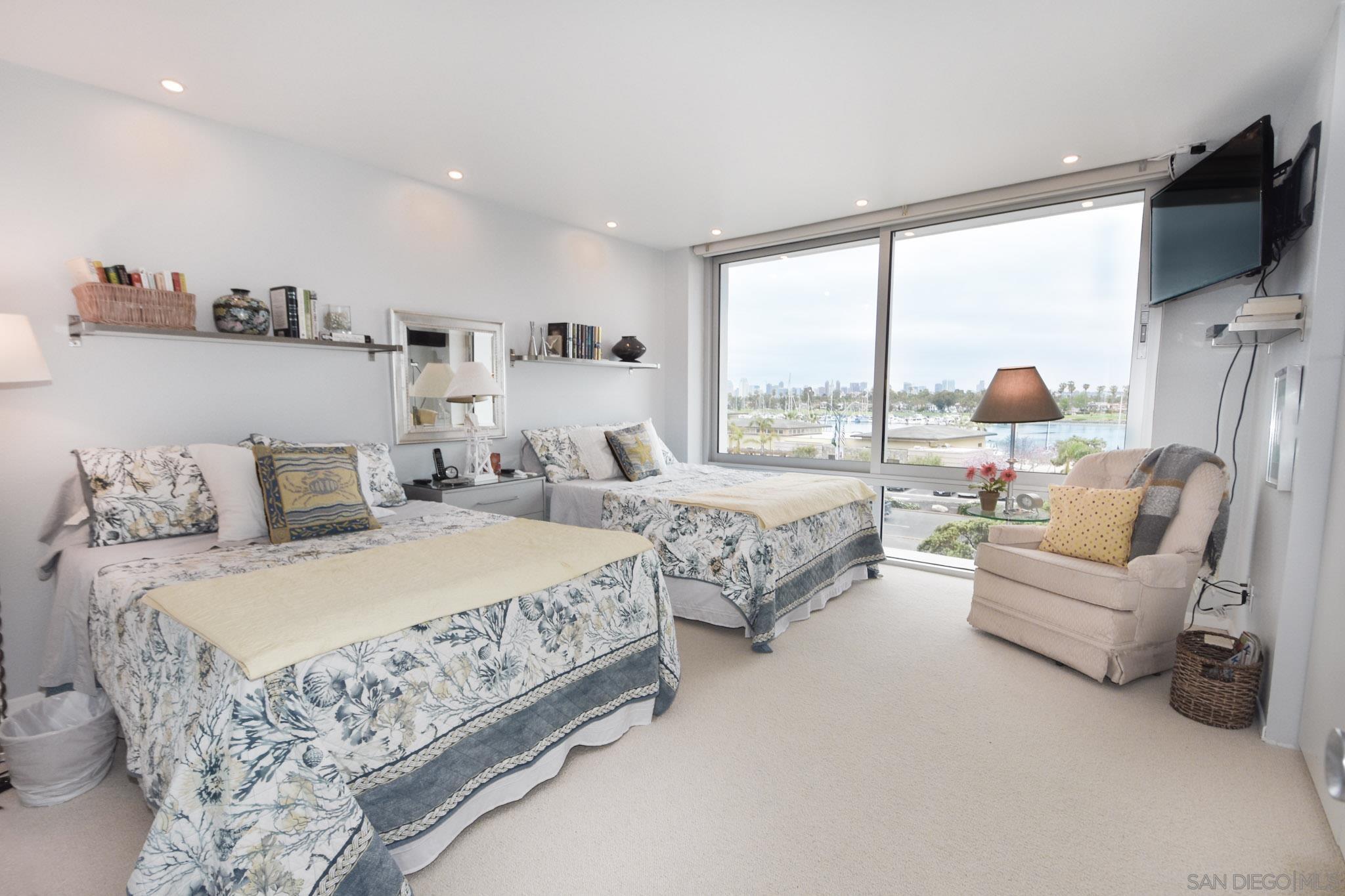 Detail Gallery Image 16 of 22 For 1770  Avenida Del Mundo  206, Coronado,  CA 92118 - 2 Beds | 2 Baths