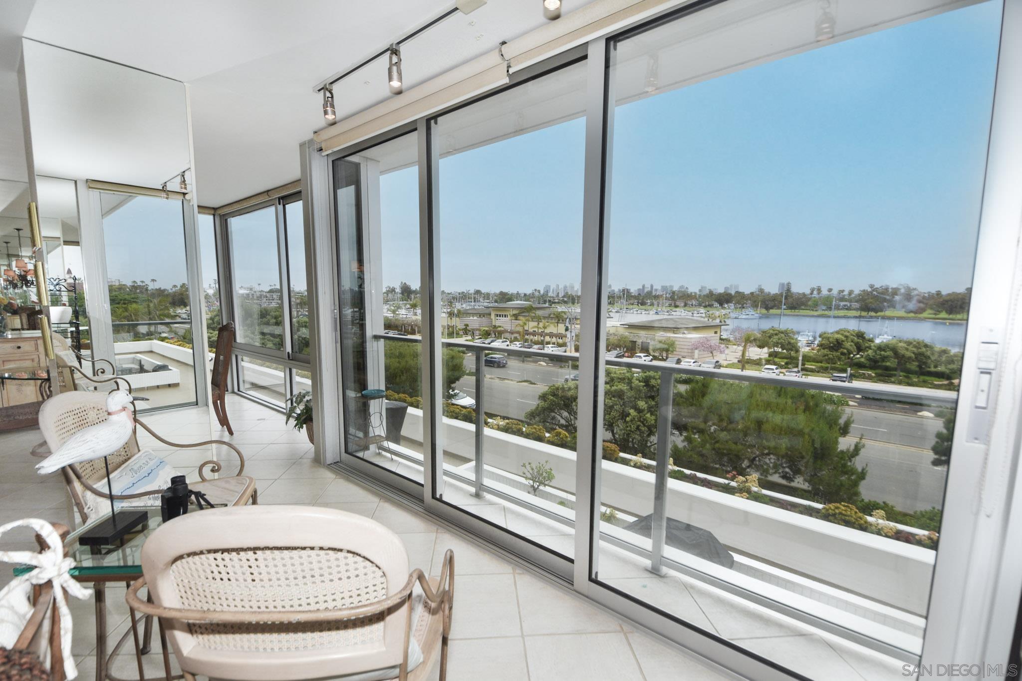 Detail Gallery Image 6 of 22 For 1770  Avenida Del Mundo  206, Coronado,  CA 92118 - 2 Beds | 2 Baths