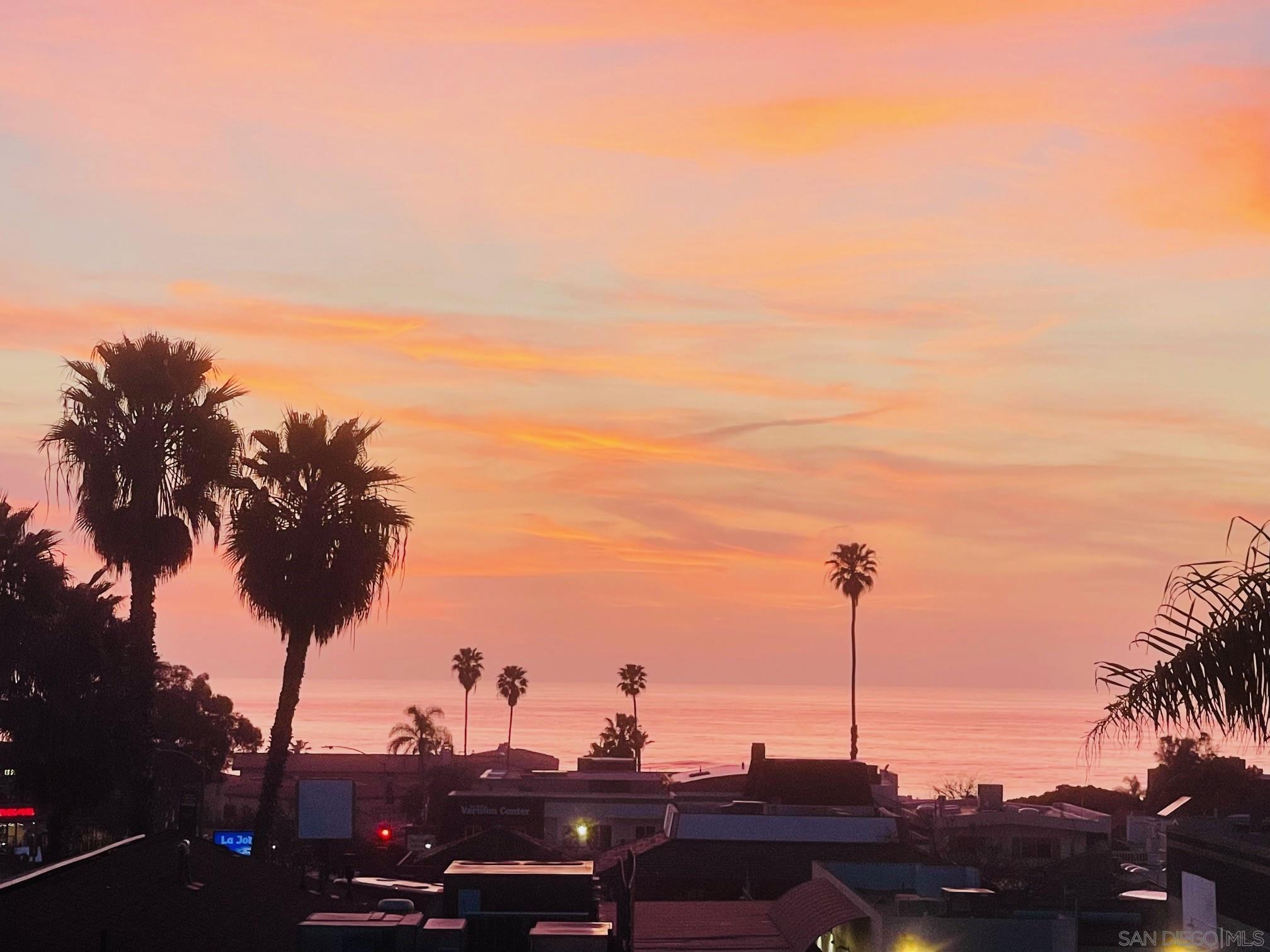 Detail Gallery Image 1 of 1 For 7509  Draper Ave  #310,  La Jolla,  CA 92037 - 2 Beds | 2 Baths