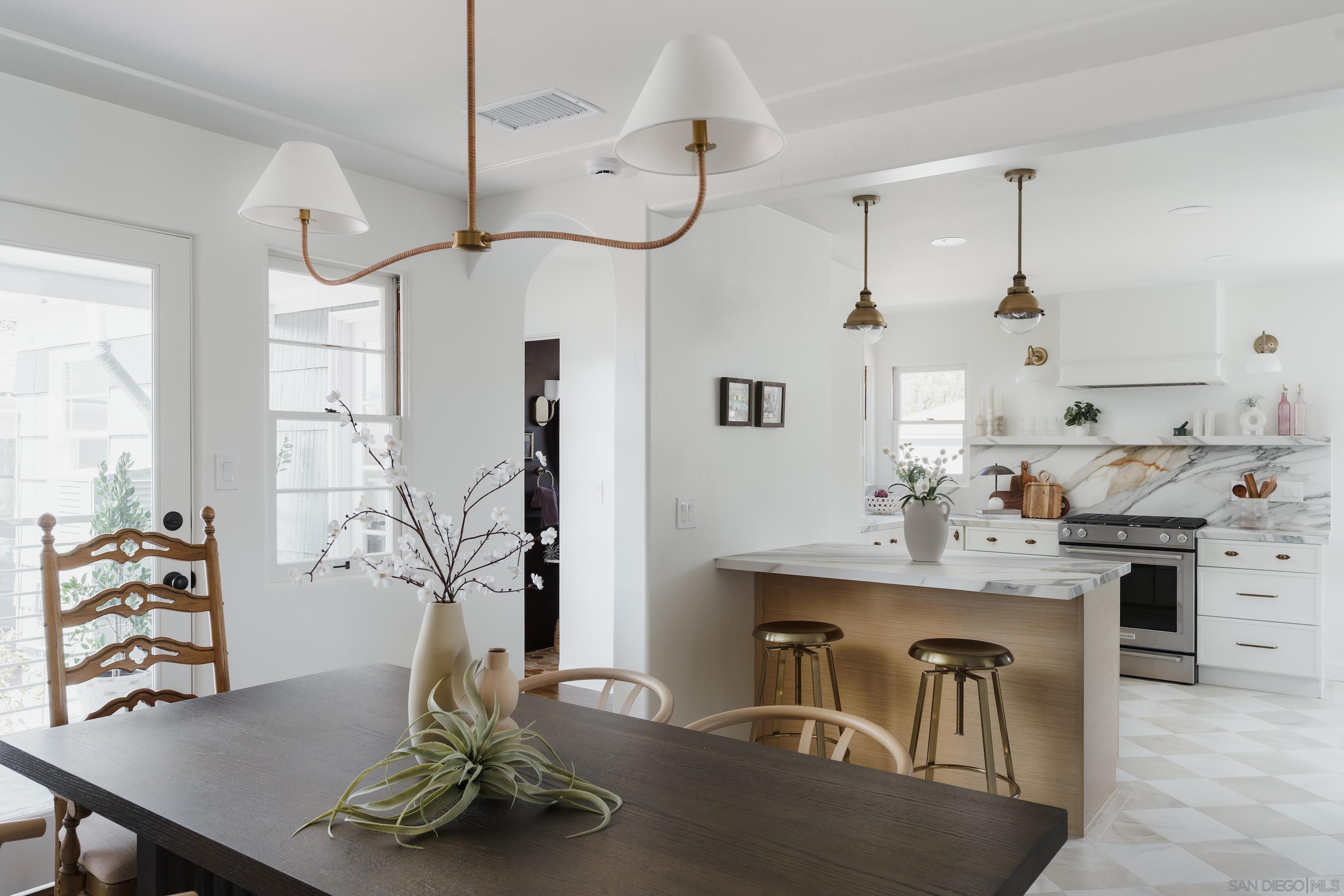 Detail Gallery Image 1 of 1 For 4594  47th St, San Diego,  CA 92115 - 3 Beds | 3 Baths