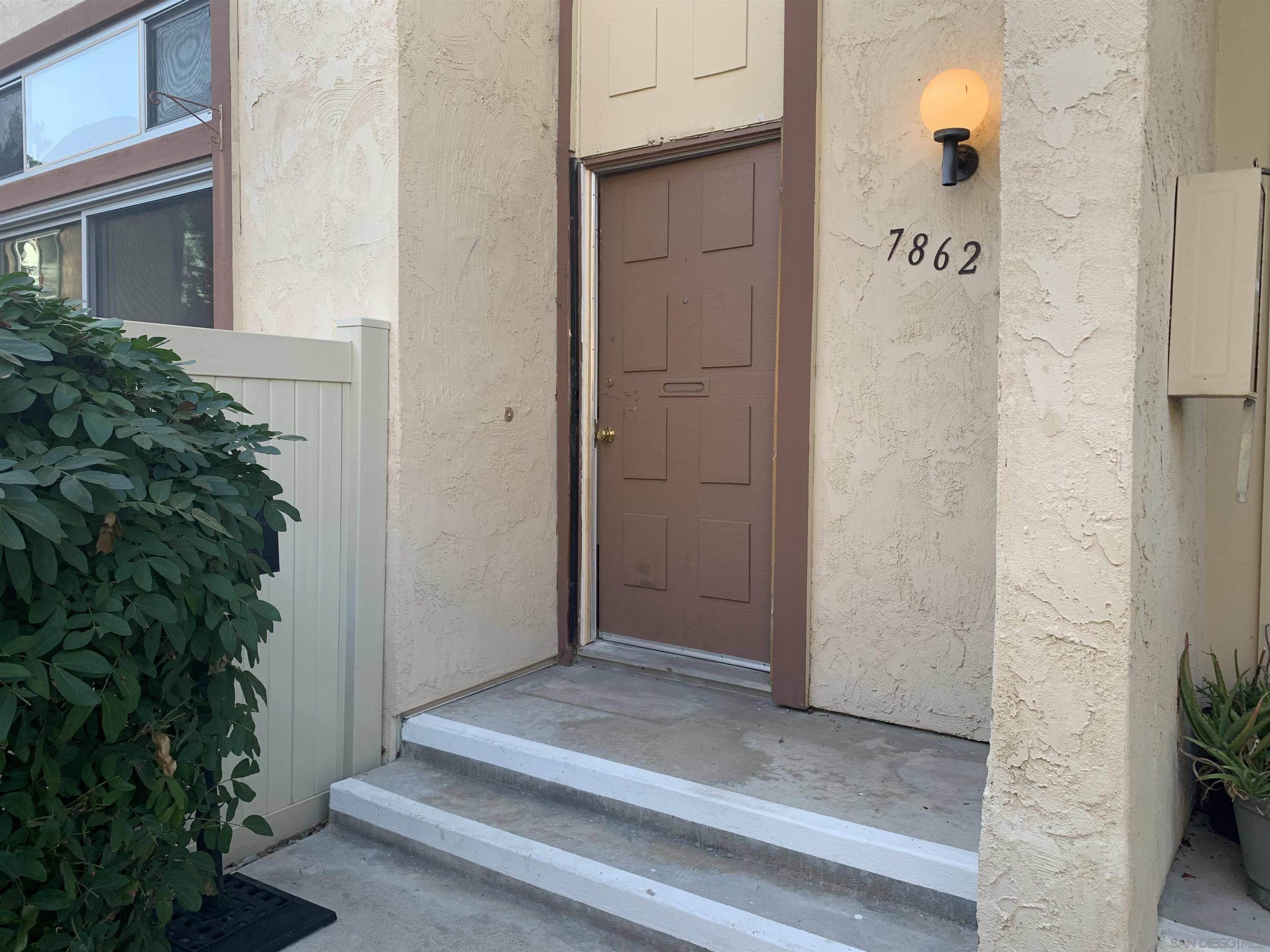 Detail Gallery Image 1 of 1 For 7862  Hummingbird Lane, San Diego,  CA 92123 - 2 Beds | 2/1 Baths
