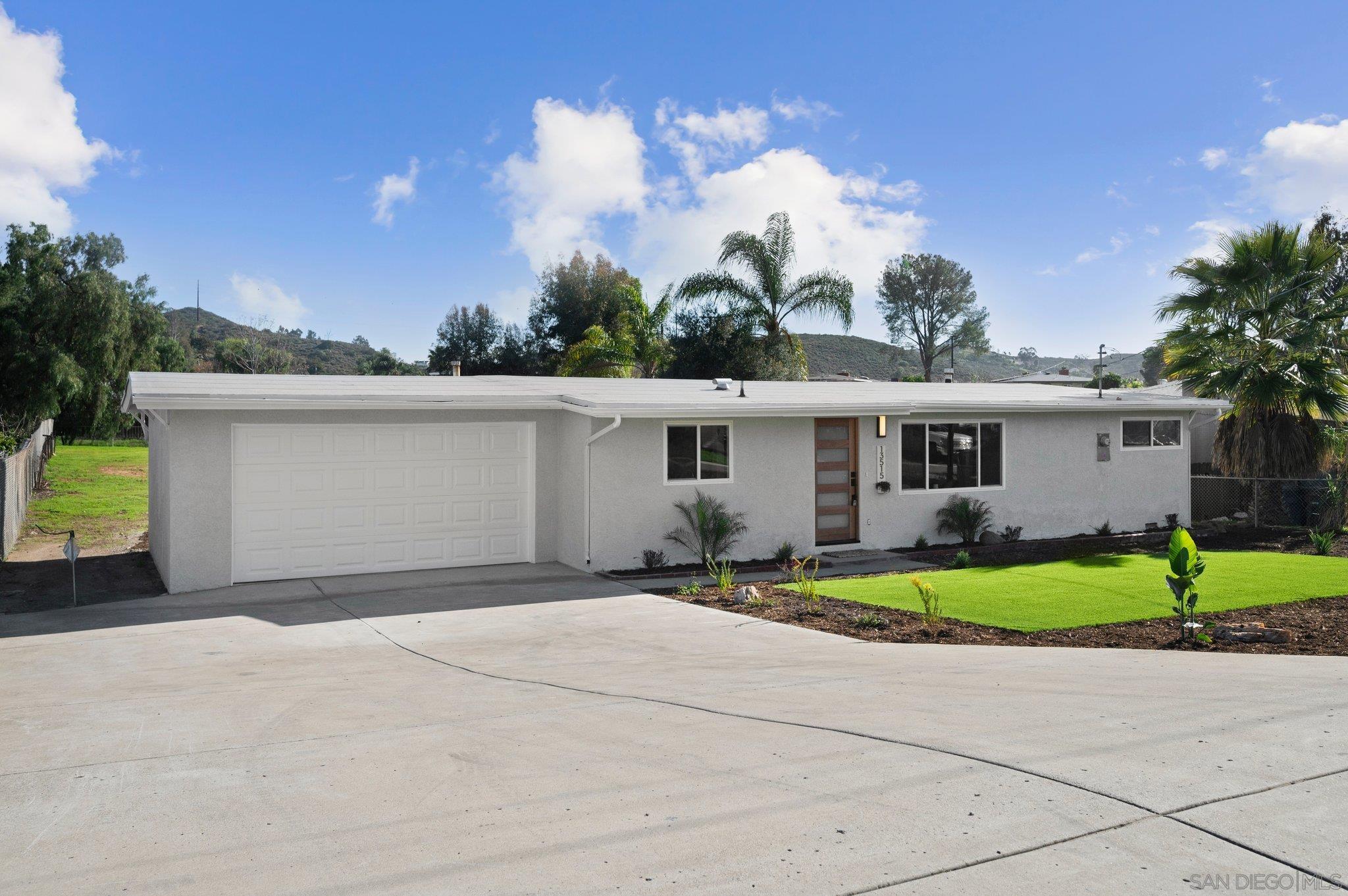 Detail Gallery Image 1 of 1 For 13515  Lakeshore Dr, Lakeside,  CA 92040 - 3 Beds | 2 Baths