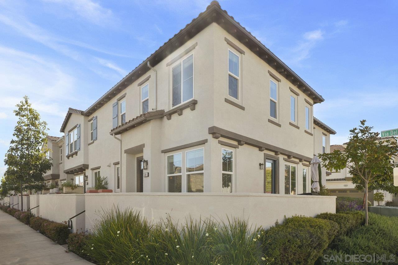 Detail Gallery Image 1 of 1 For 4160  Madera Lane, Oceanside,  CA 92057 - 3 Beds | 2/1 Baths