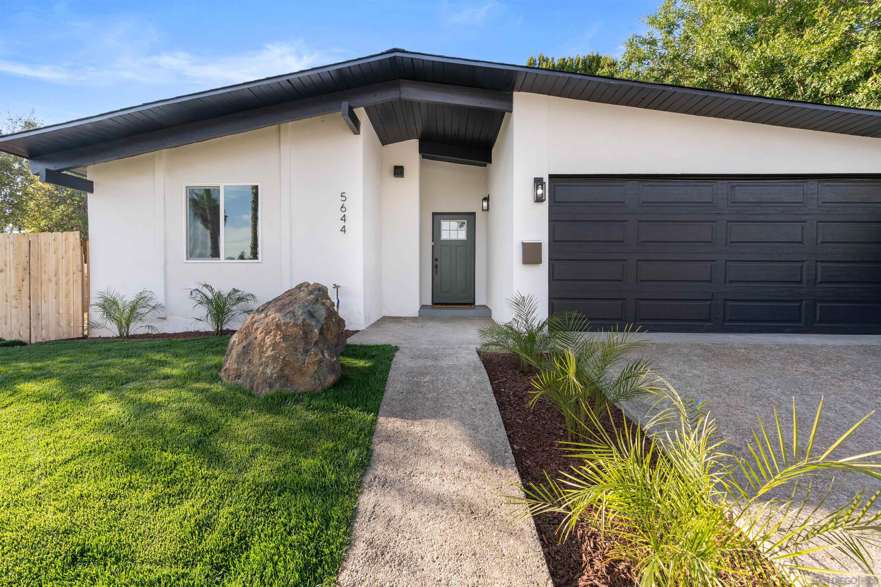 Detail Gallery Image 1 of 1 For 5644  Bromley Way, San Diego,  CA 92120 - 3 Beds | 2 Baths