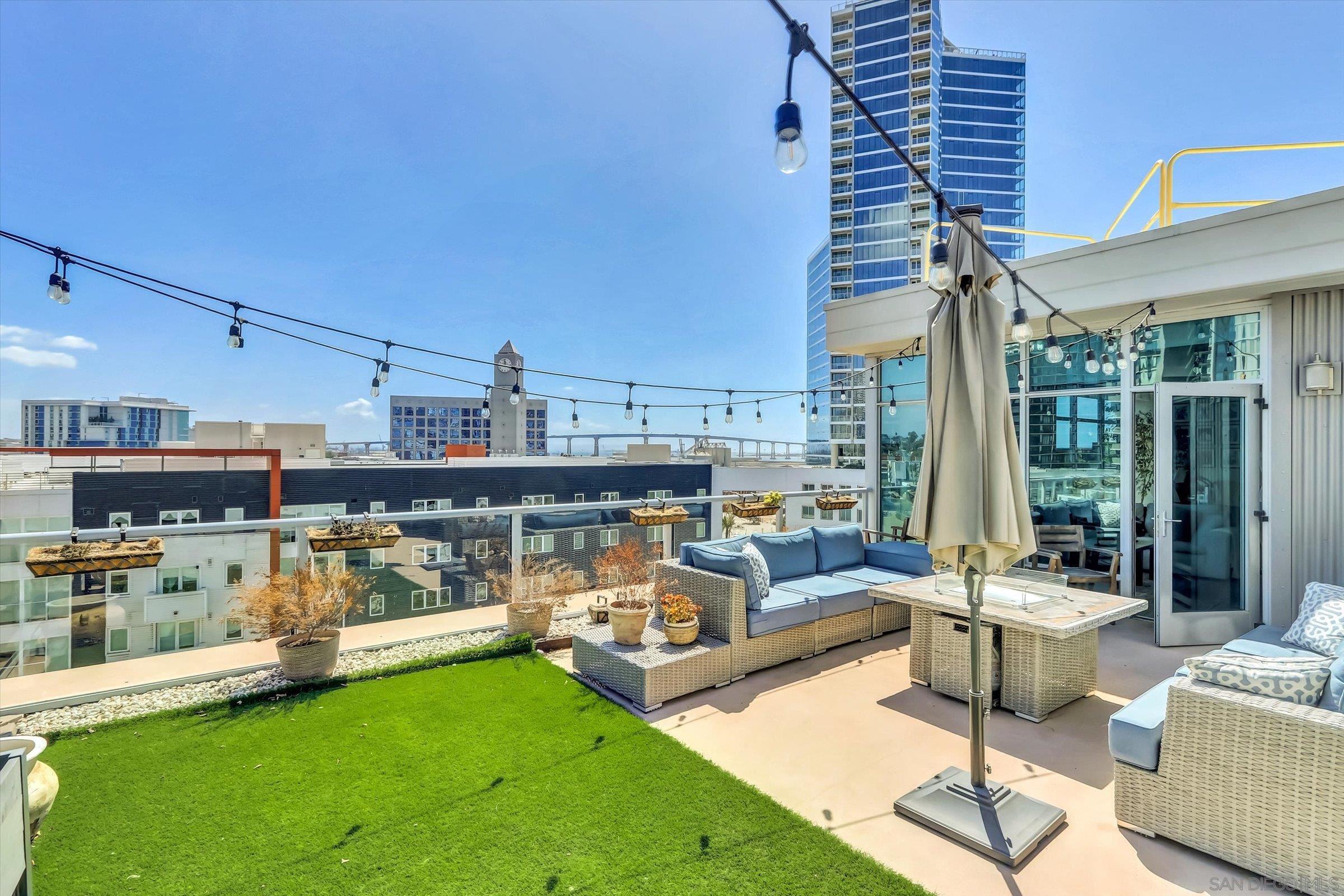 Detail Gallery Image 1 of 1 For 206  Park Blvd  807, San Diego,  CA 92101 - 2 Beds | 2 Baths