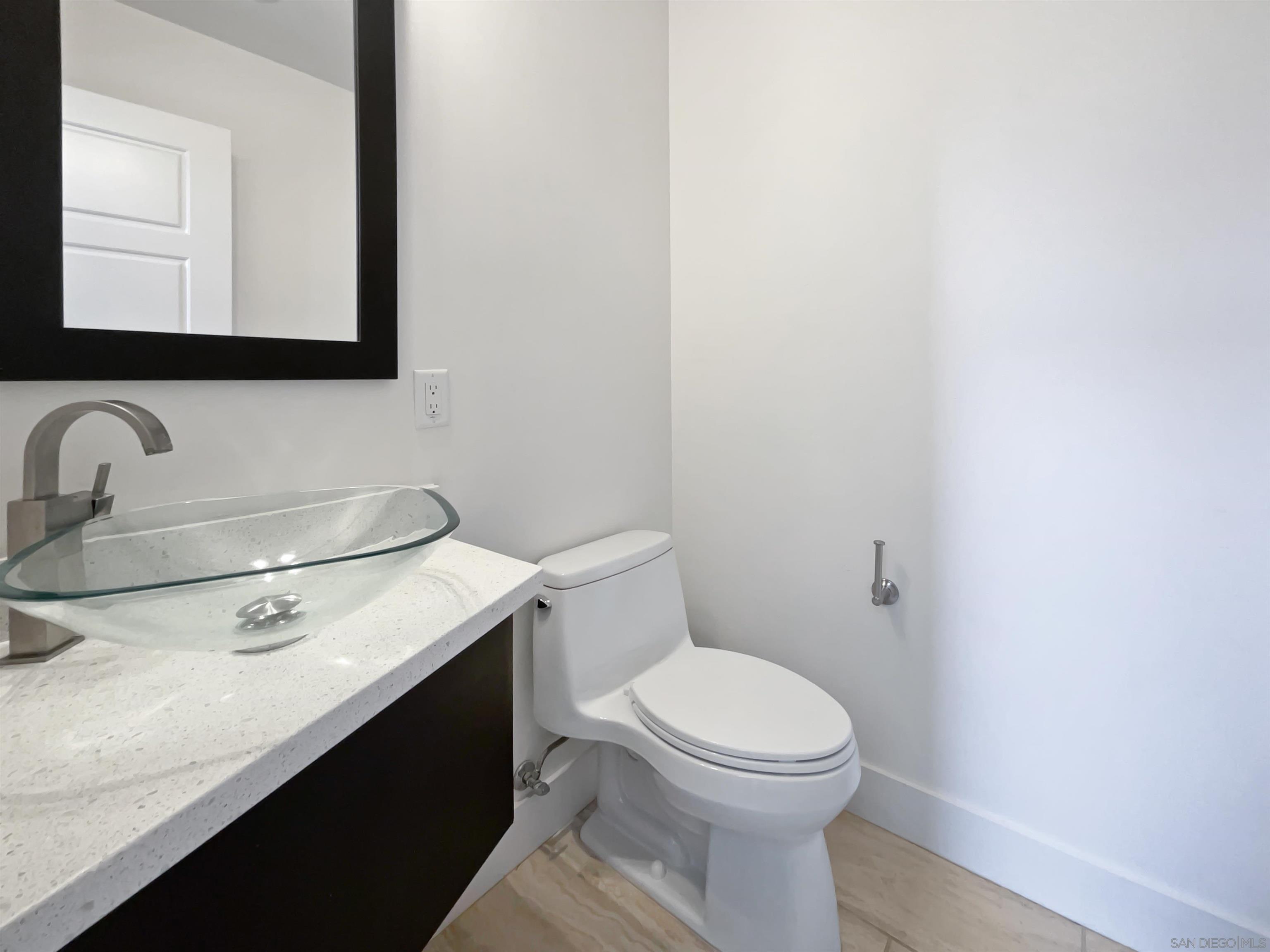 Detail Gallery Image 12 of 20 For 7887  Stylus Dr, San Diego,  CA 92108 - 2 Beds | 2/1 Baths