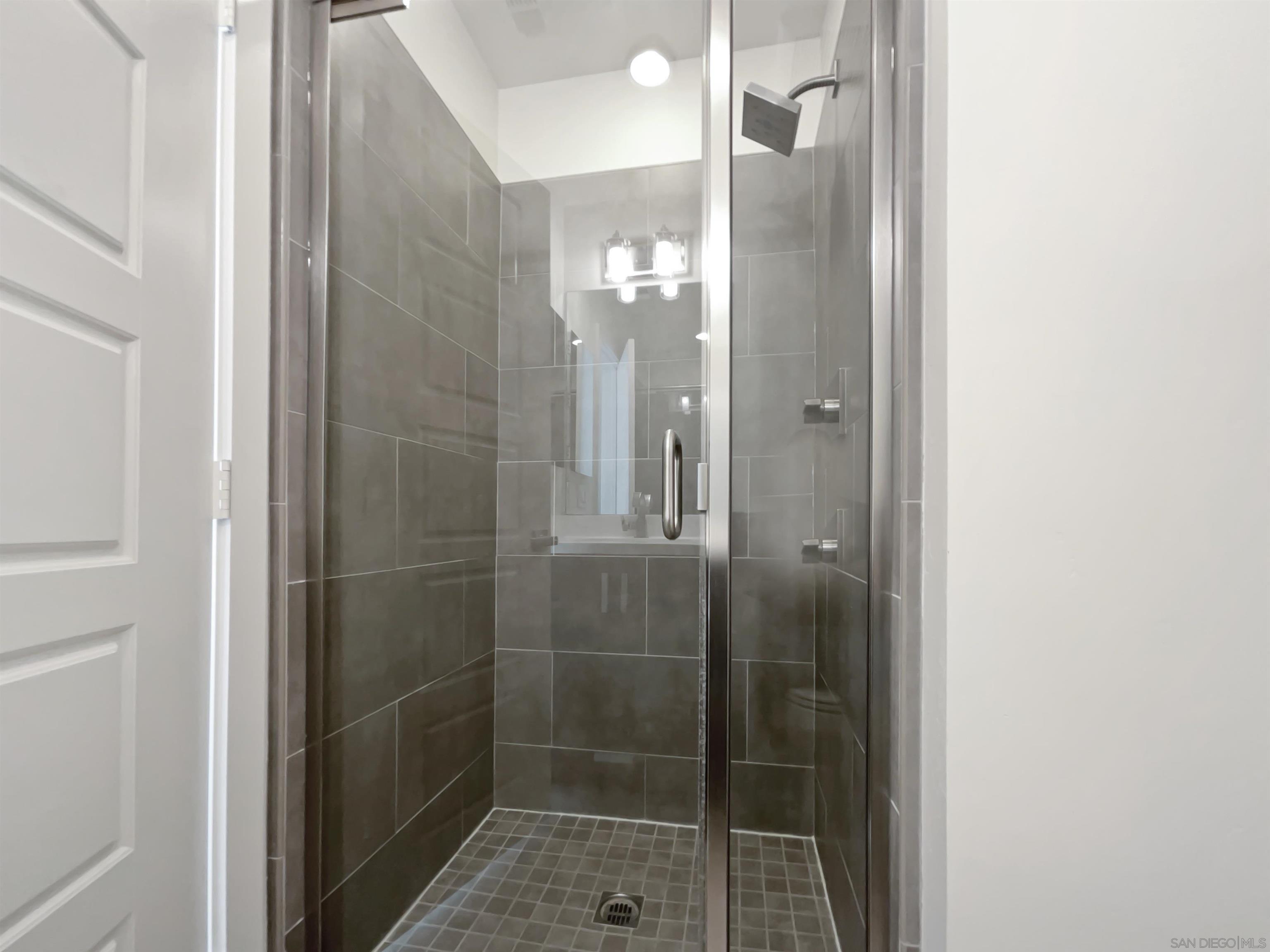 Detail Gallery Image 18 of 20 For 7887  Stylus Dr, San Diego,  CA 92108 - 2 Beds | 2/1 Baths