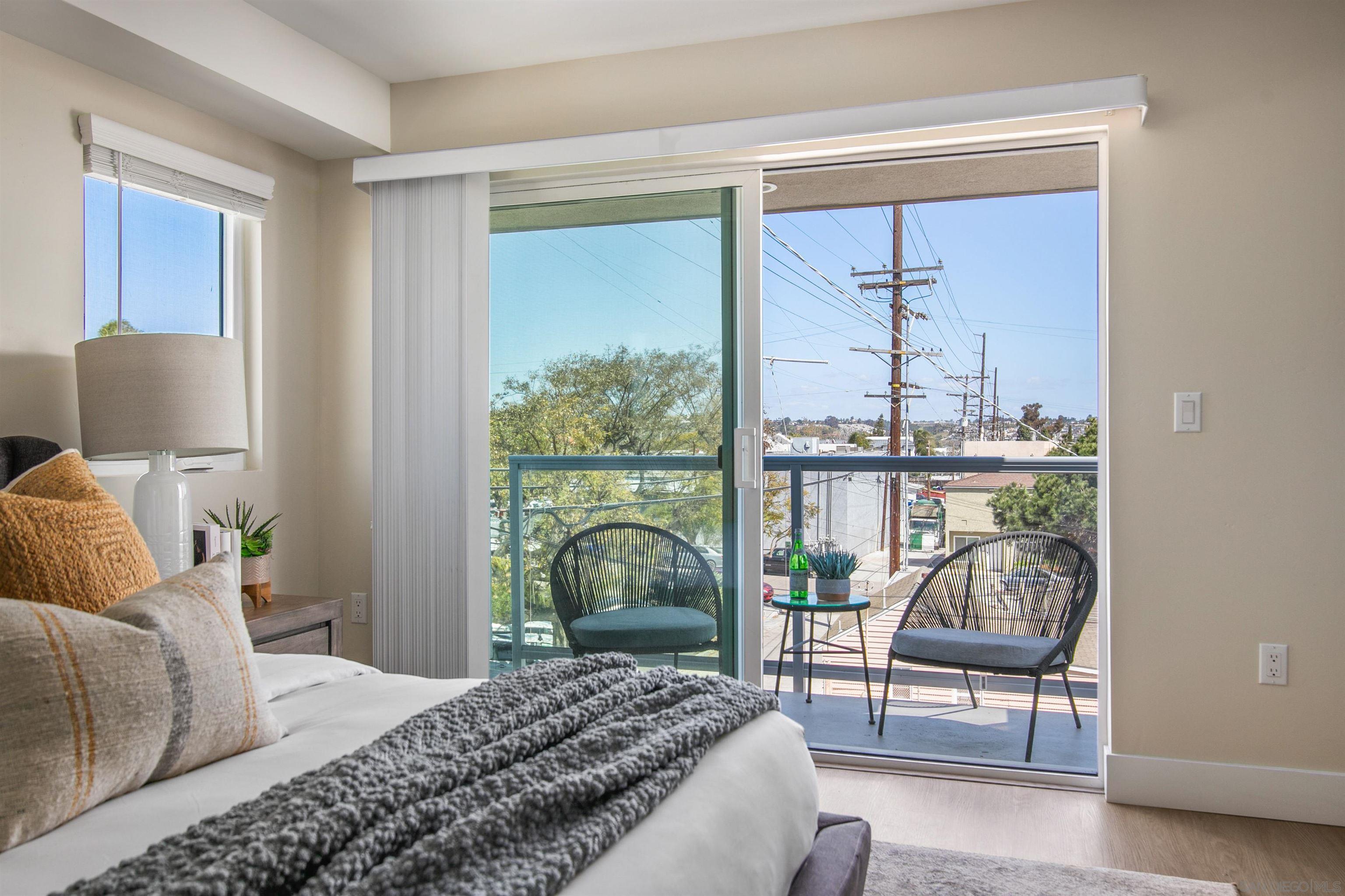 Detail Gallery Image 12 of 20 For 1956  Hornblend St  #8,  San Diego,  CA 92109 - 2 Beds | 2/1 Baths